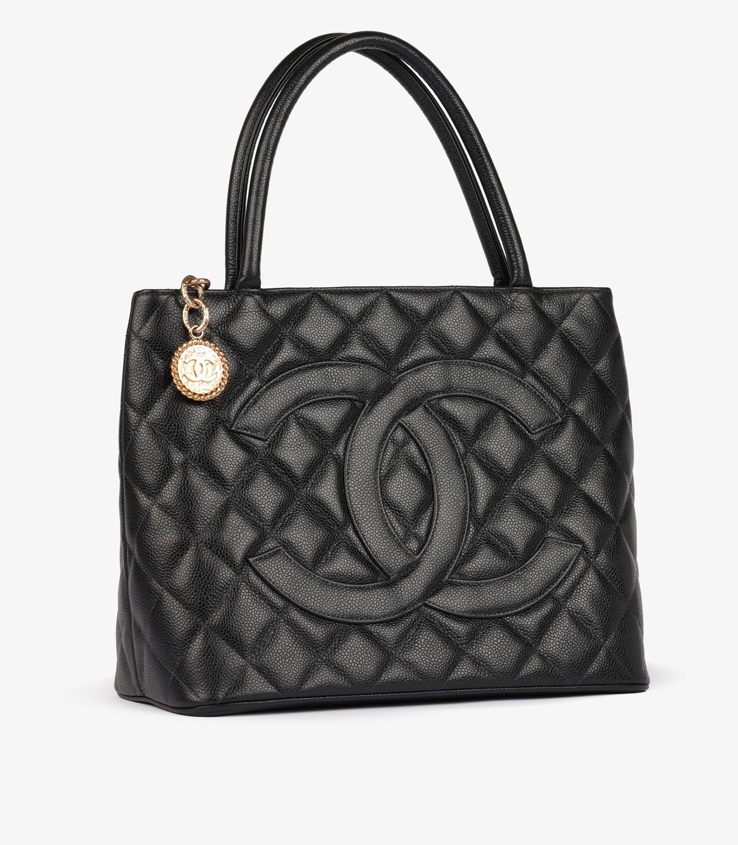 Noir Chanel - Fourre-tout à médaillon en cuir caviar matelassé - Vintage en vente