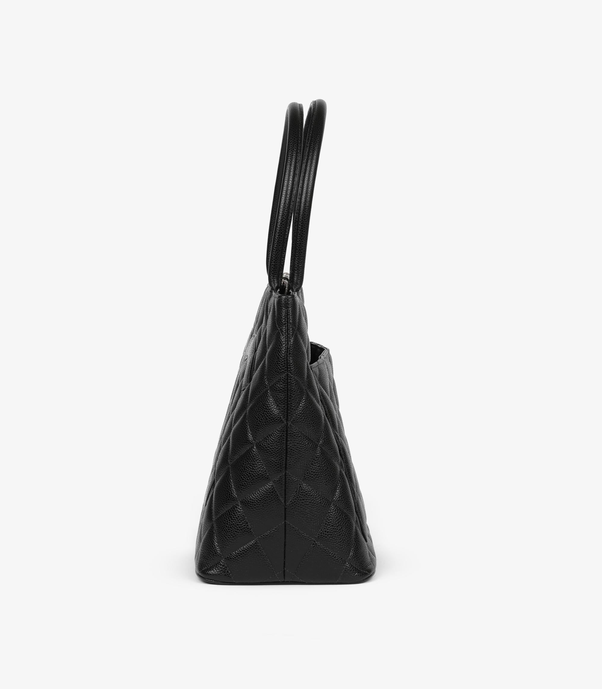 Chanel - Fourre-tout à médaillon en cuir caviar matelassé - Vintage Unisexe en vente