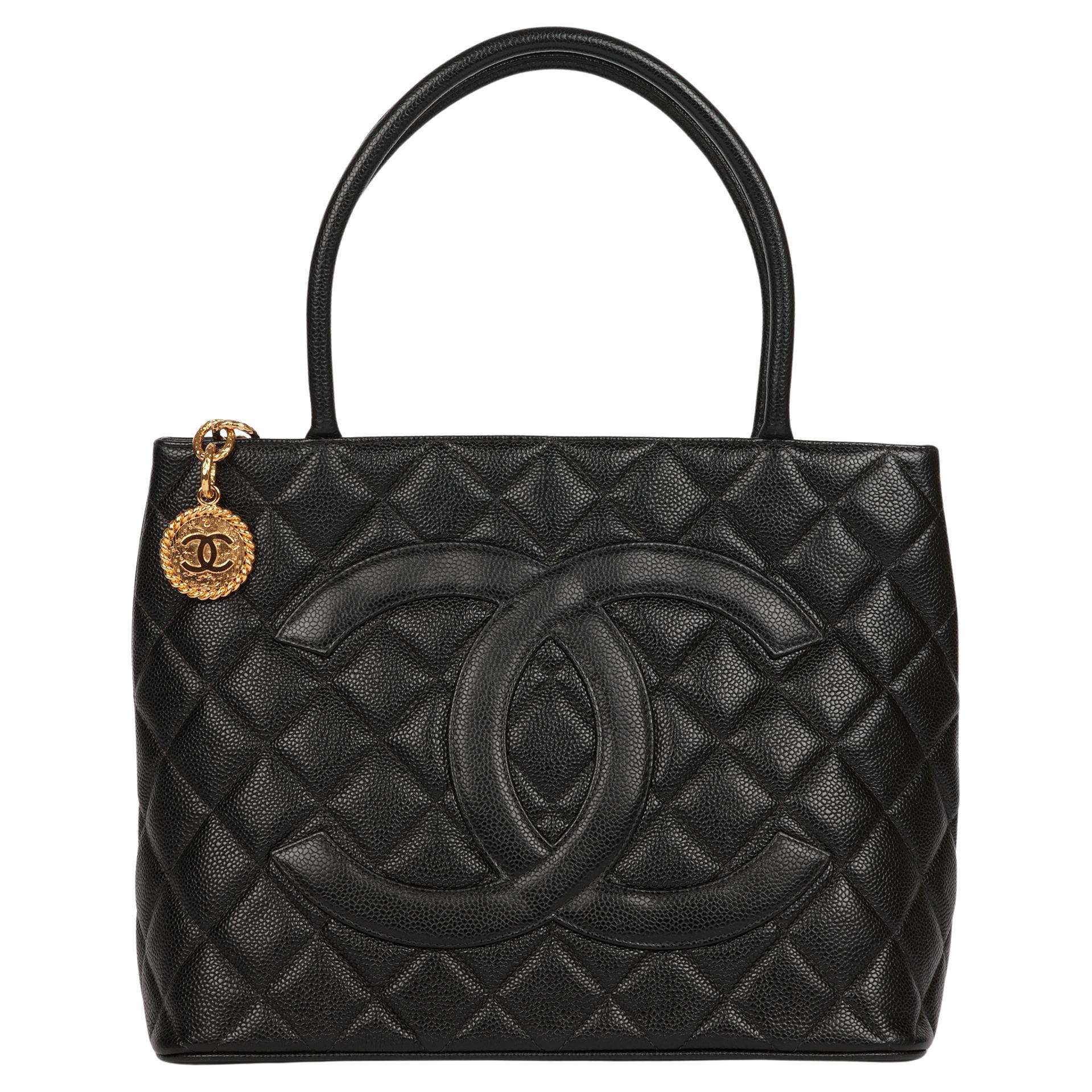 Chanel - Fourre-tout à médaillon en cuir caviar matelassé - Vintage