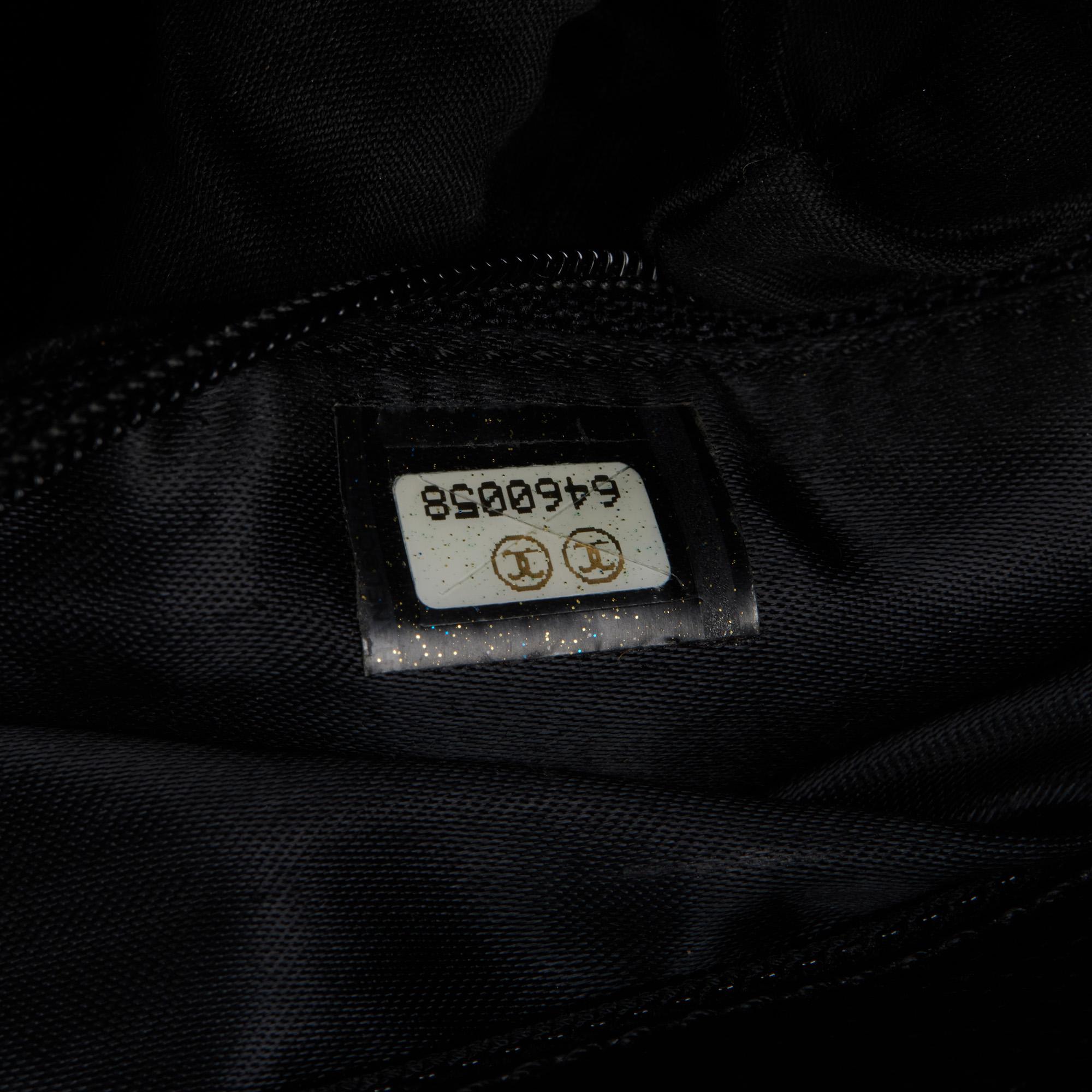 CHANEL Black Quilted Caviar Leather Vintage Medium Classic Single Flap Bag For Sale 6