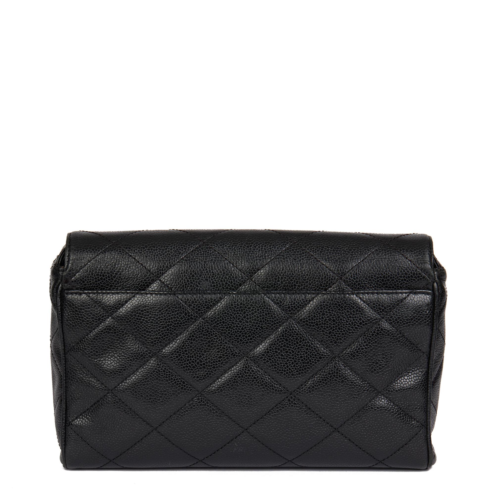 Women's CHANEL Black Quilted Caviar Leather Vintage Medium Classic Single Flap Bag For Sale