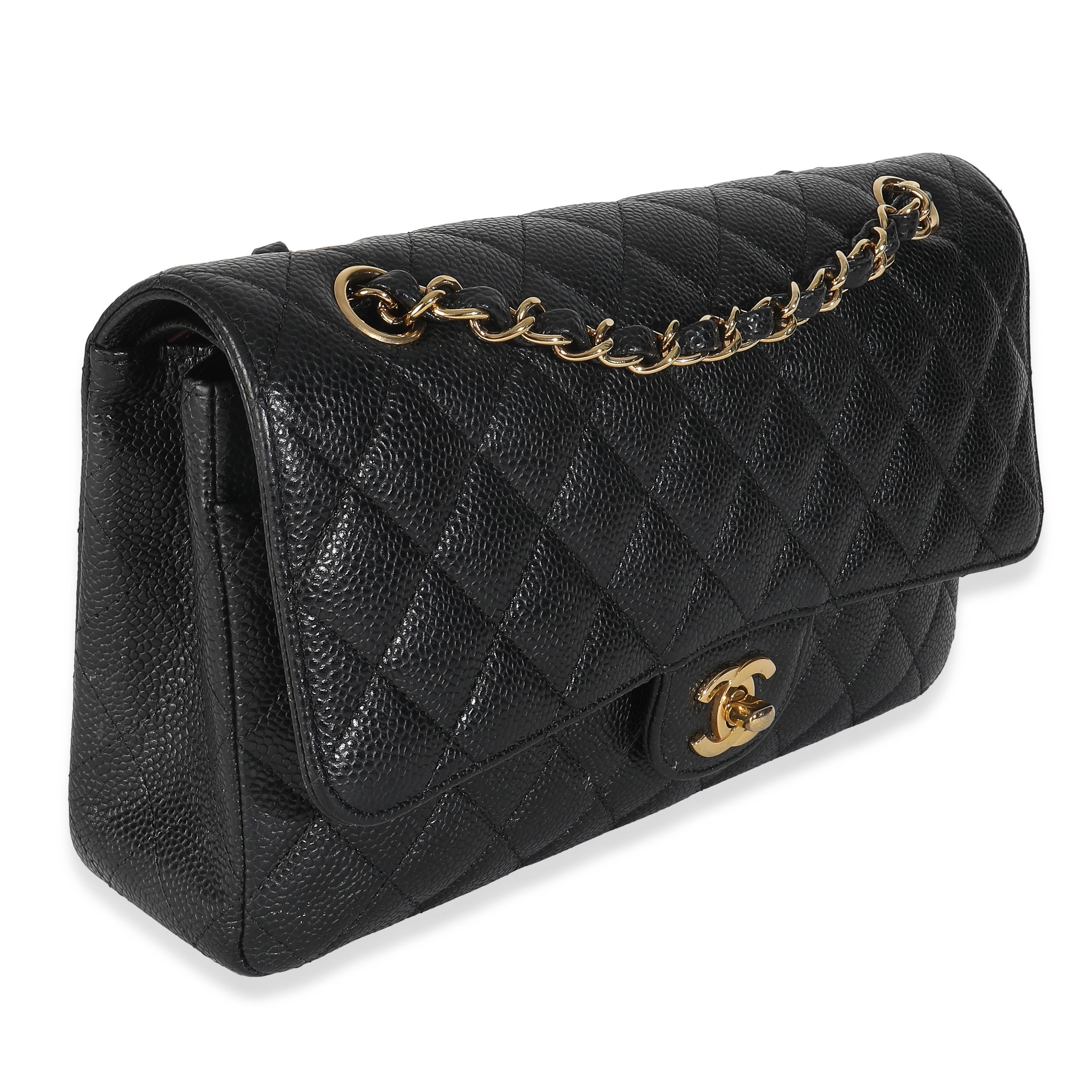 Chanel Schwarze klassische Tasche mit doppelter Klappe aus gestepptem Kaviar im Zustand „Gut“ im Angebot in New York, NY