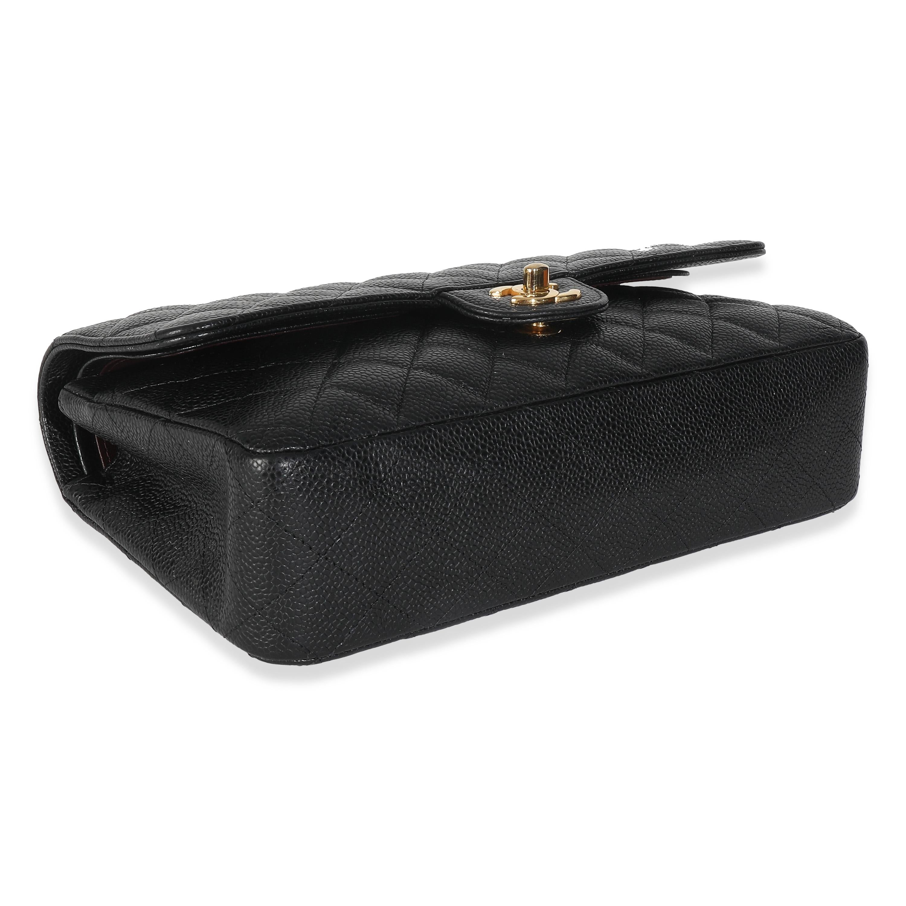 Chanel Schwarze klassische Tasche mit doppelter Klappe aus gestepptem Kaviar im Angebot 3