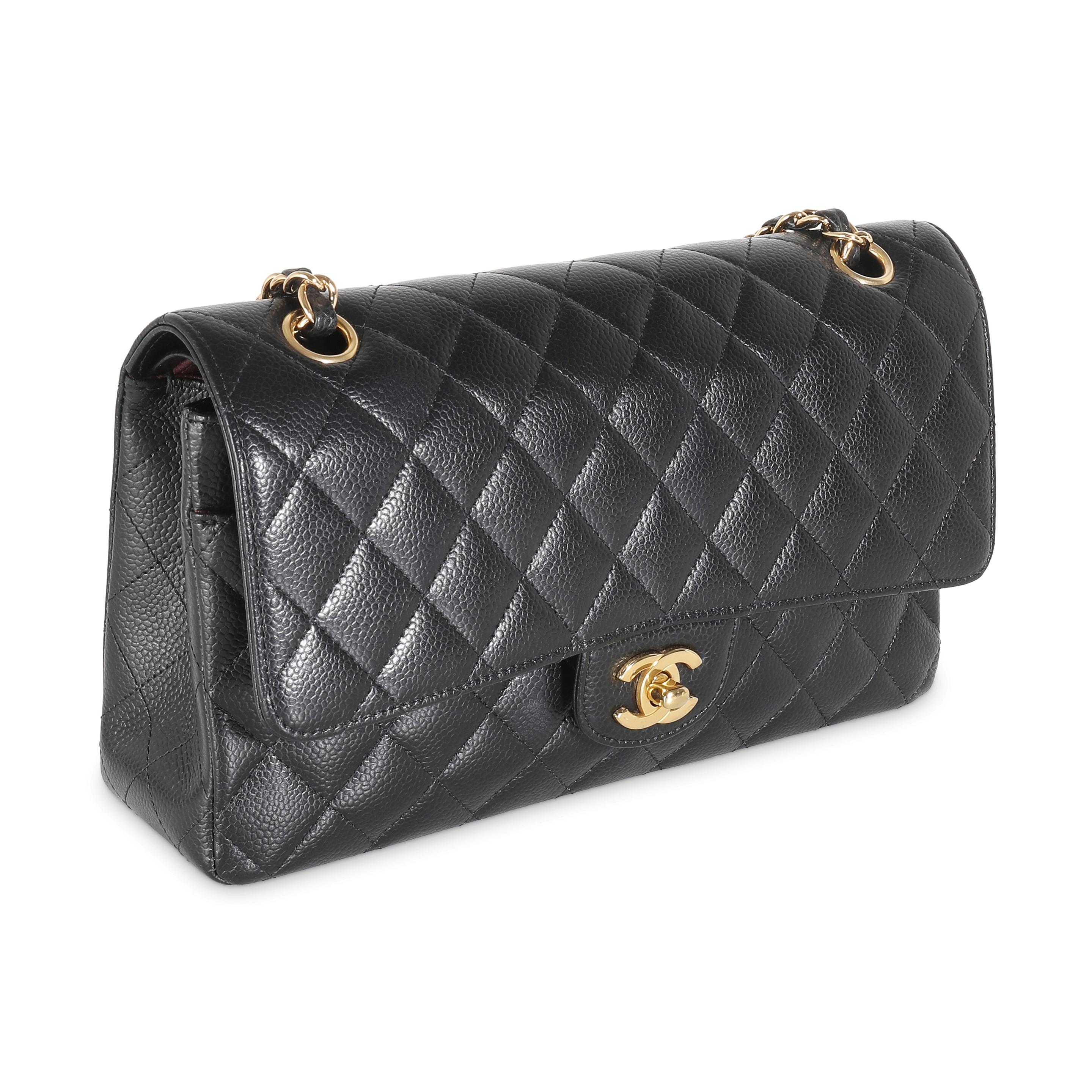 Chanel Negro Caviar Acolchado Bolso Clásico Mediano Doble Solapa en Excelente estado para la venta en New York, NY