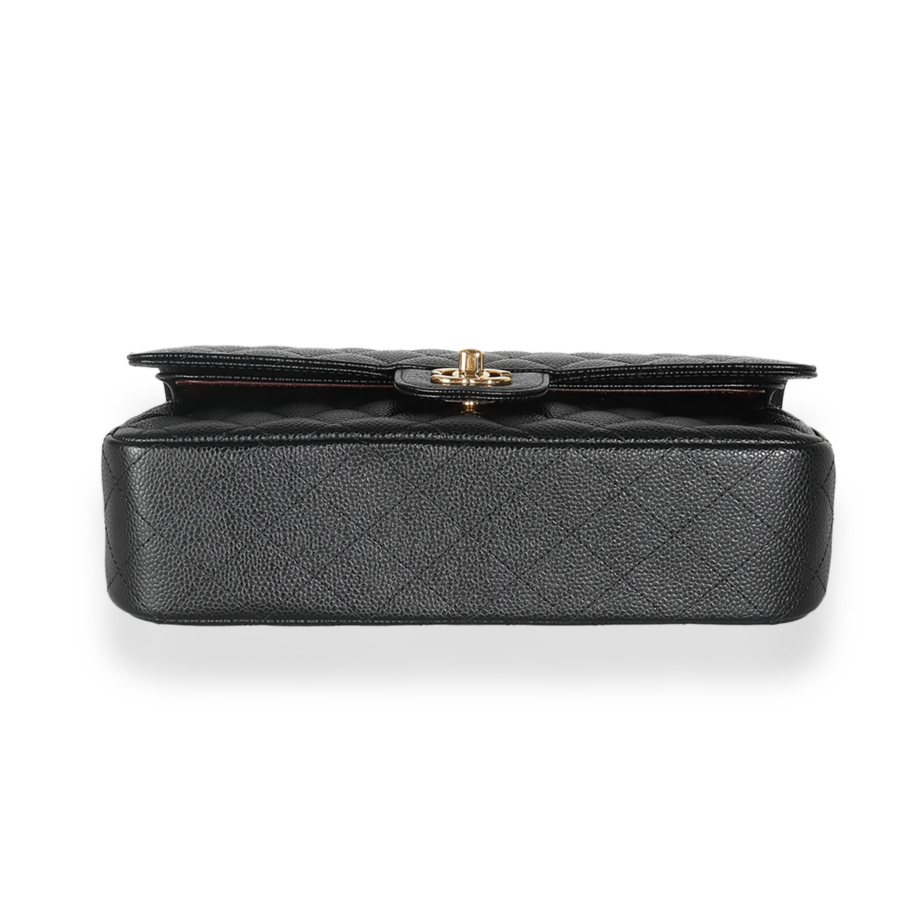 Chanel Black Quilted Caviar Medium Classic Double Flap Handbag Pour femmes en vente