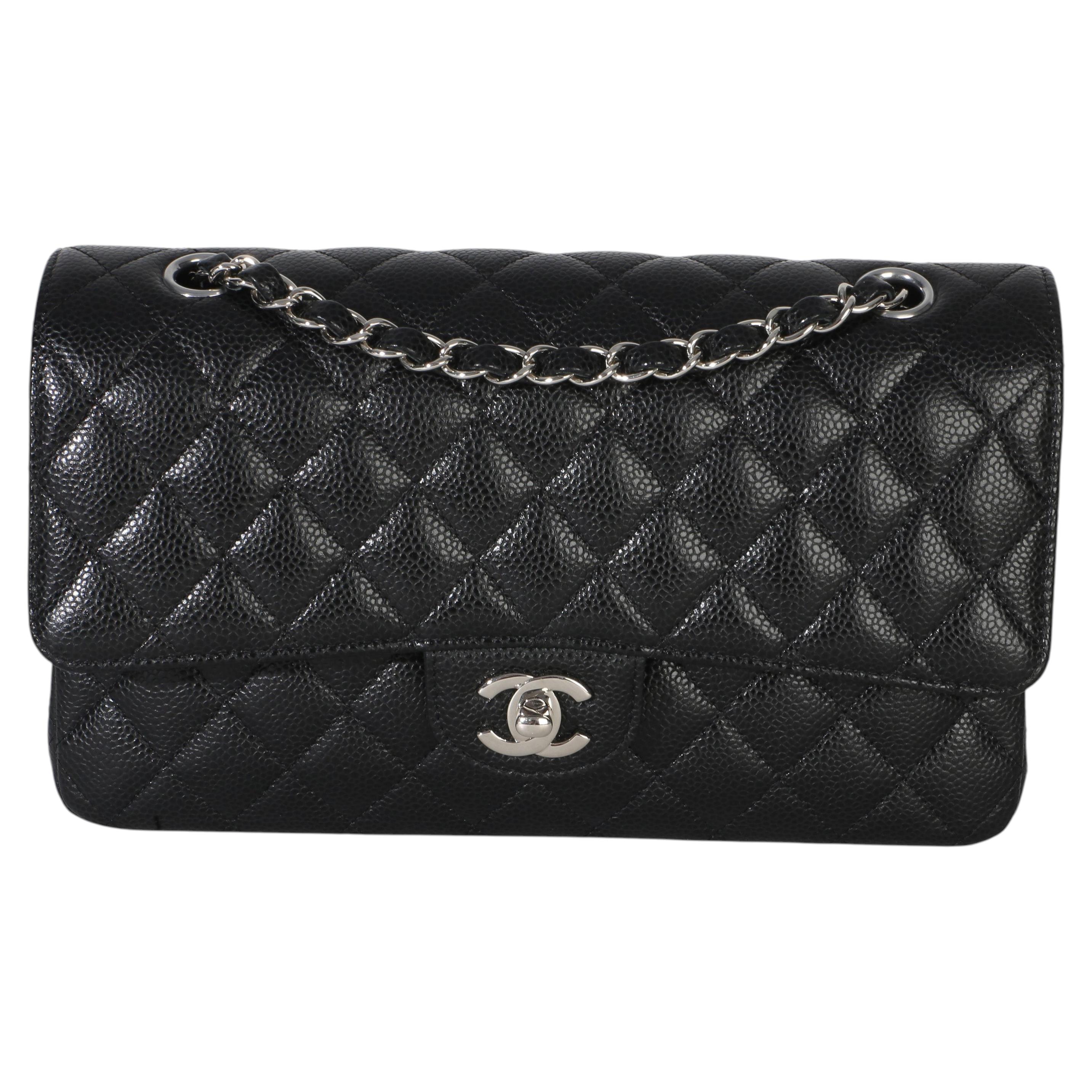 Chanel Borsa doppia patta classica trapuntata nera in caviale medio