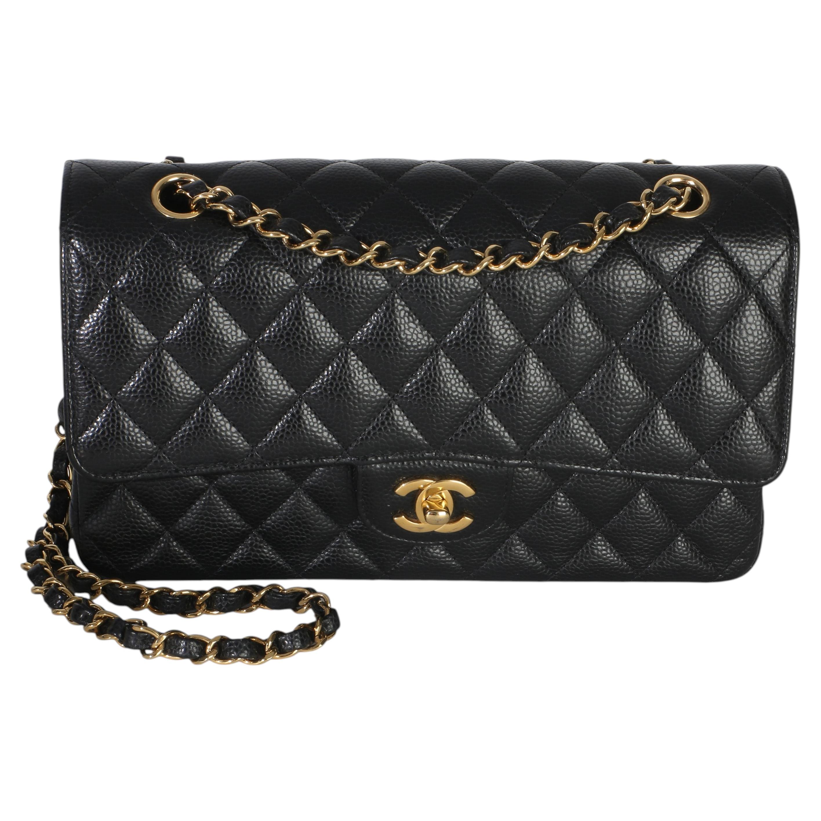 Chanel Borsa doppia patta classica trapuntata nera in caviale medio