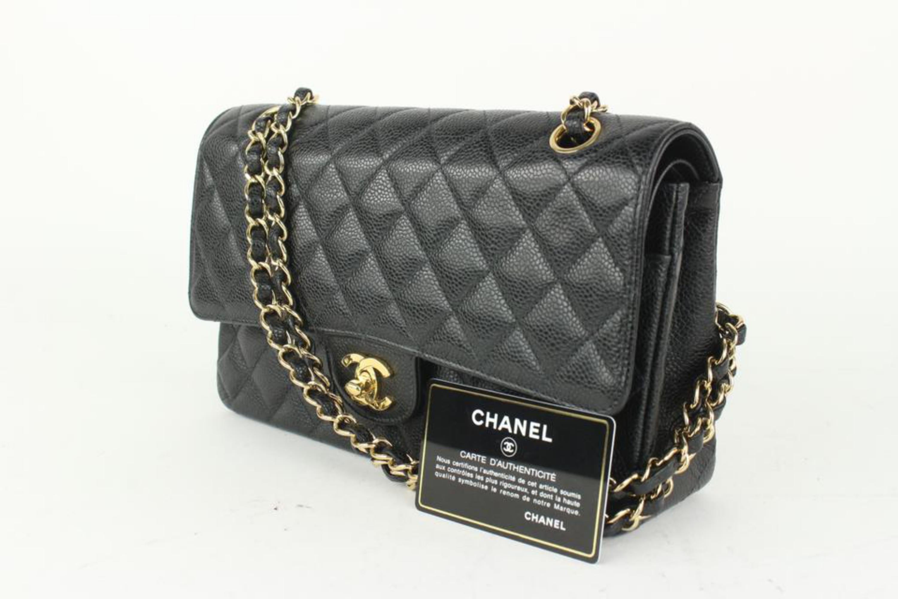 Sac Chanel noir matelassé Caviar Medium à double rabat classique et chaîne dorée 1014c25 6