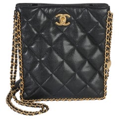 Chanel - Mini fourre-tout à chaîne Never Ending en caviar matelassé noir