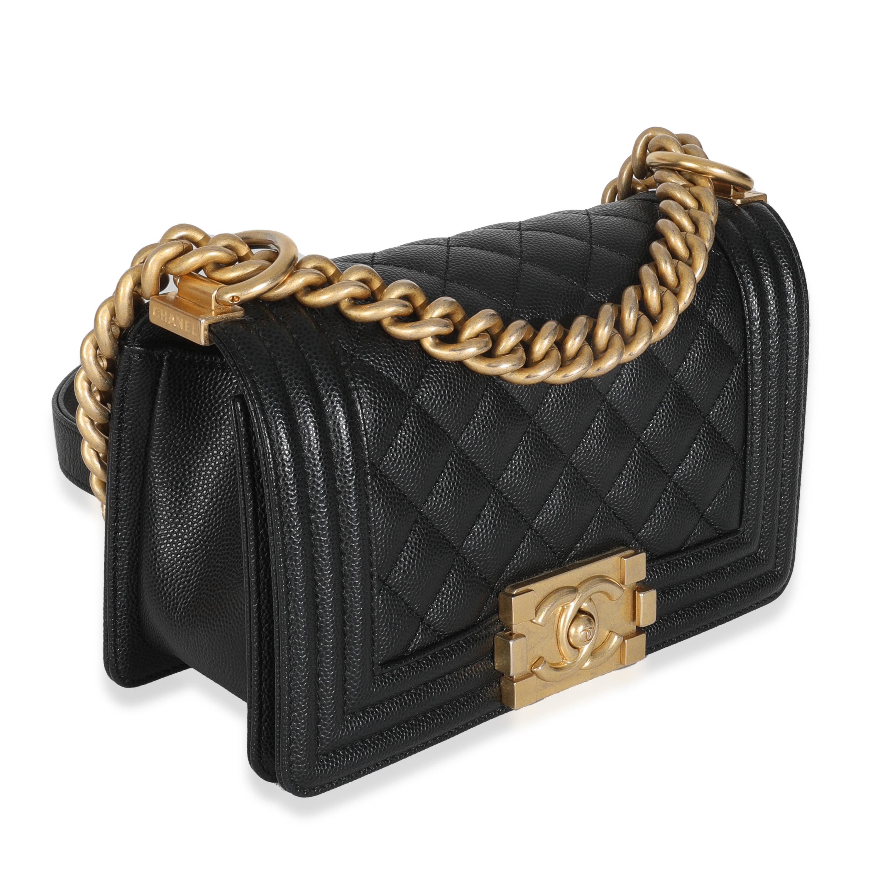 Nero Borsa Chanel nera trapuntata Caviar Small Boy in vendita
