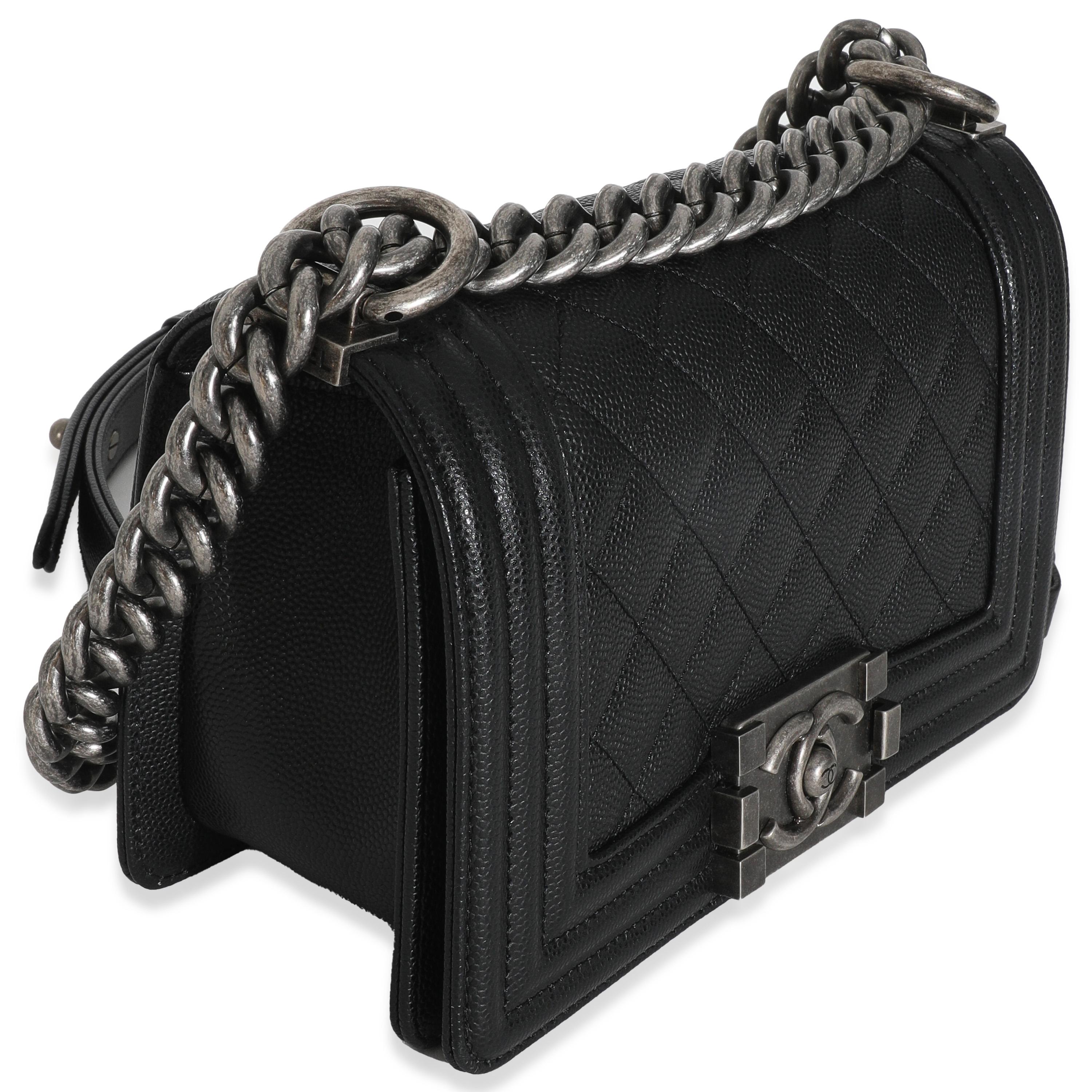 Nero Borsa Chanel nera trapuntata Caviar Small Boy in vendita
