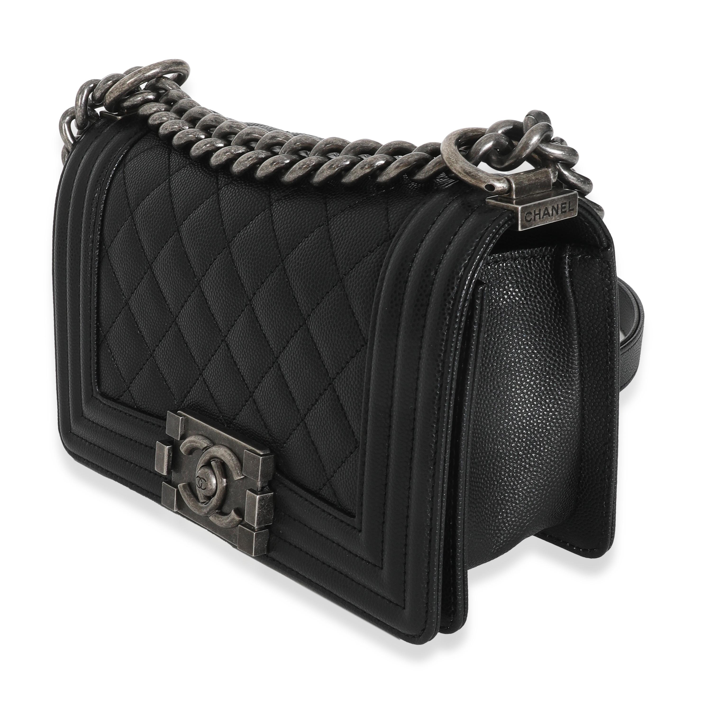 Borsa Chanel nera trapuntata Caviar Small Boy In condizioni ottime in vendita a New York, NY