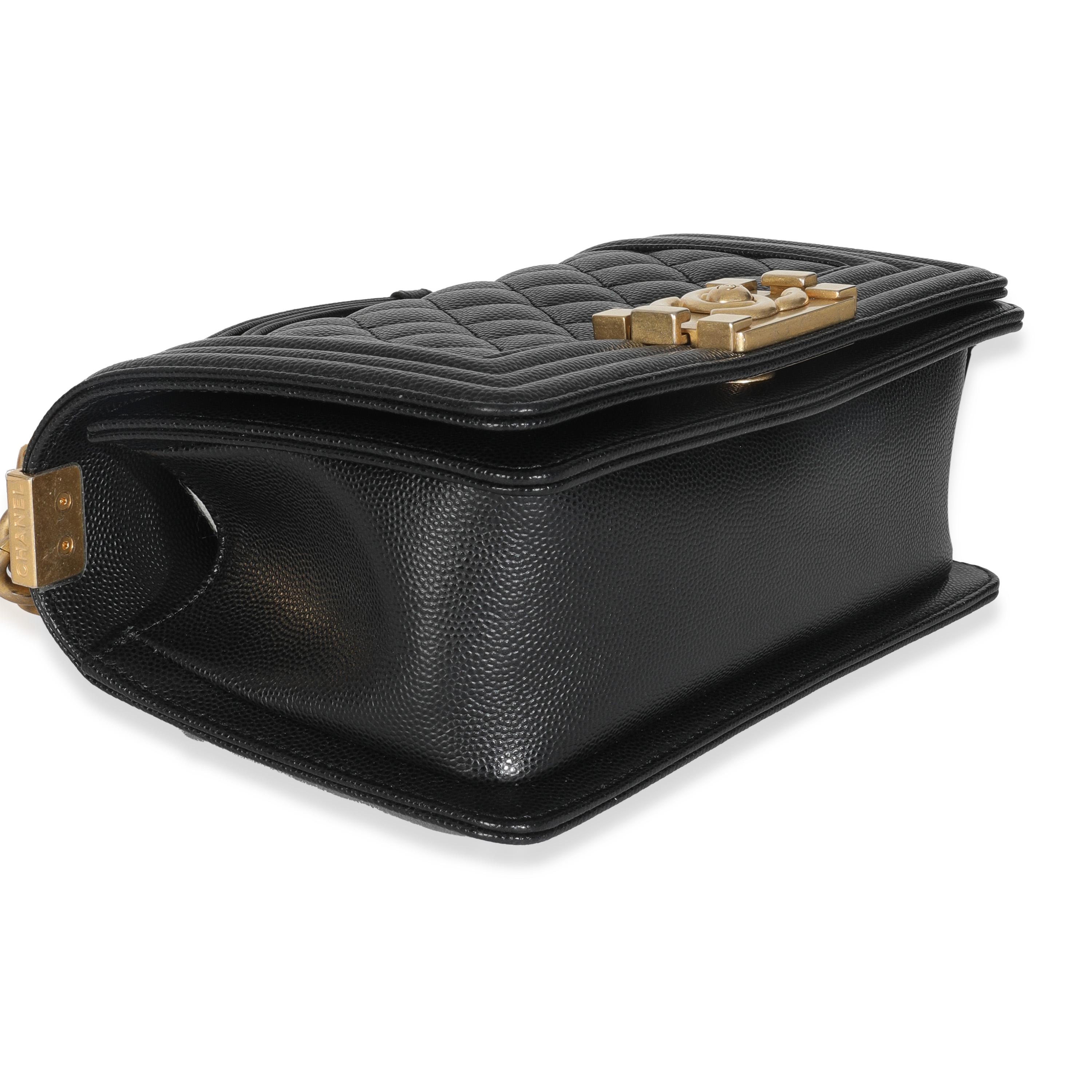 Borsa Chanel nera trapuntata Caviar Small Boy in vendita 2