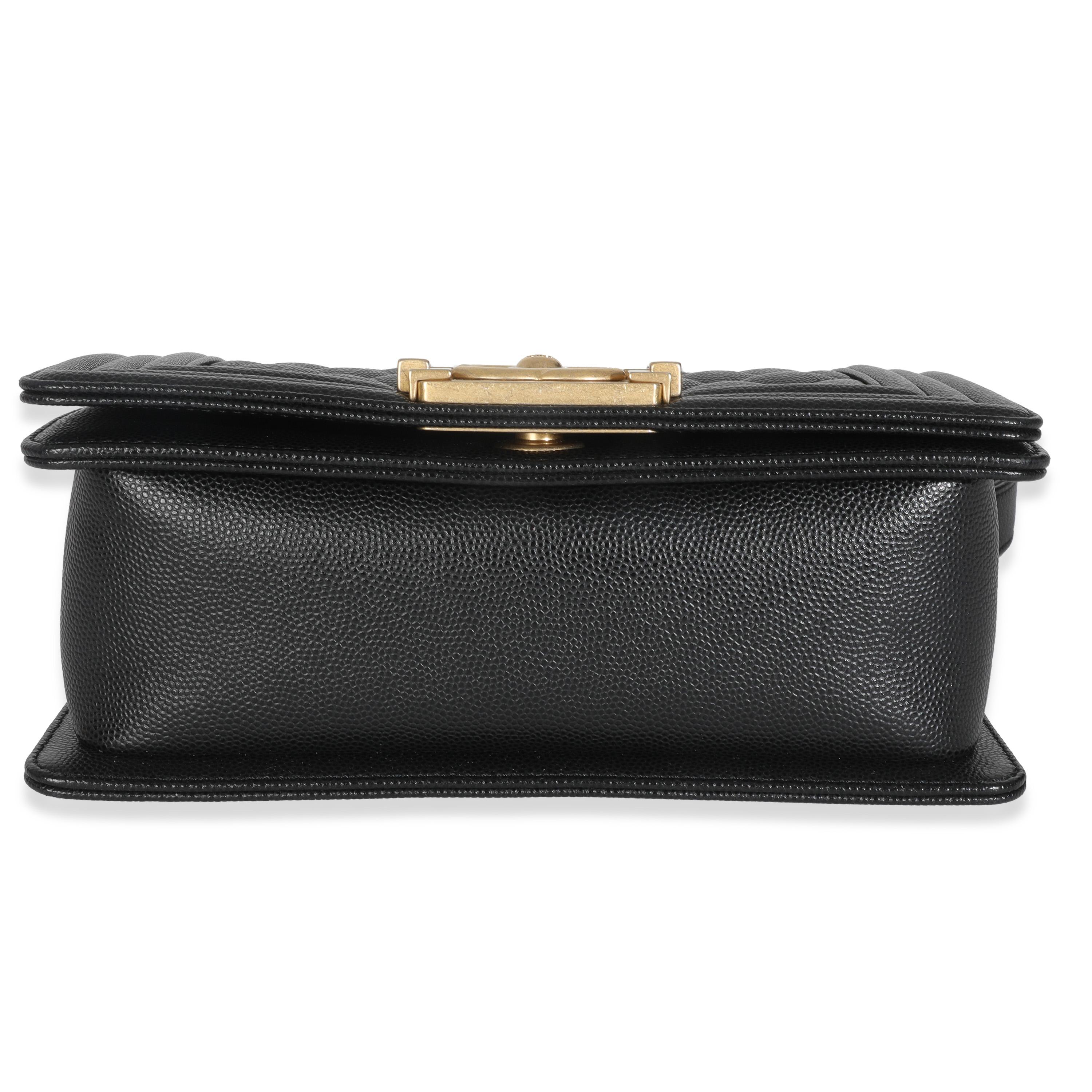Borsa Chanel nera trapuntata Caviar Small Boy in vendita 3
