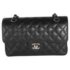 Chanel Caviale trapuntato nero Piccola borsa classica a doppia patta