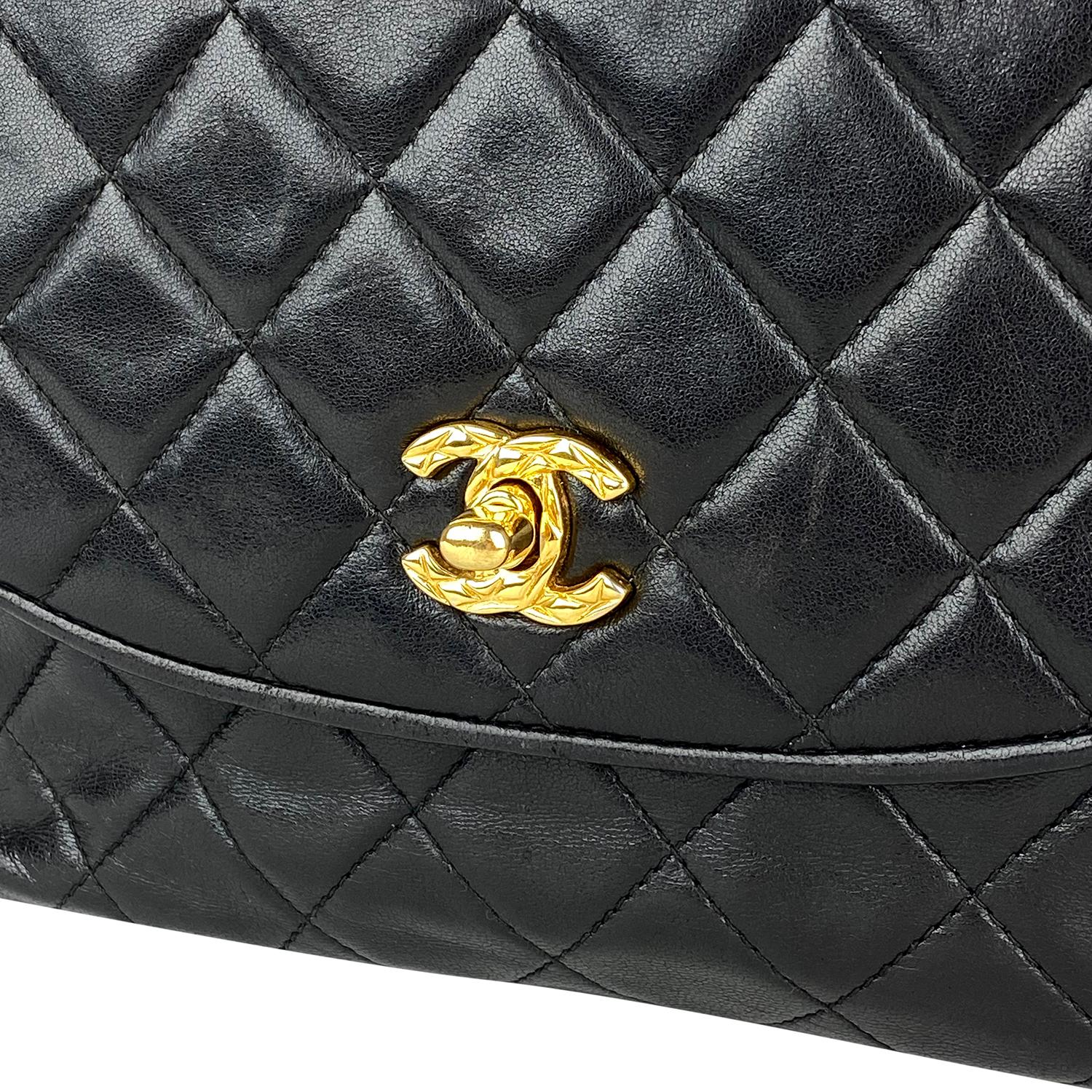 Chanel Black Quilted CC Flap Bag For Sale 2
