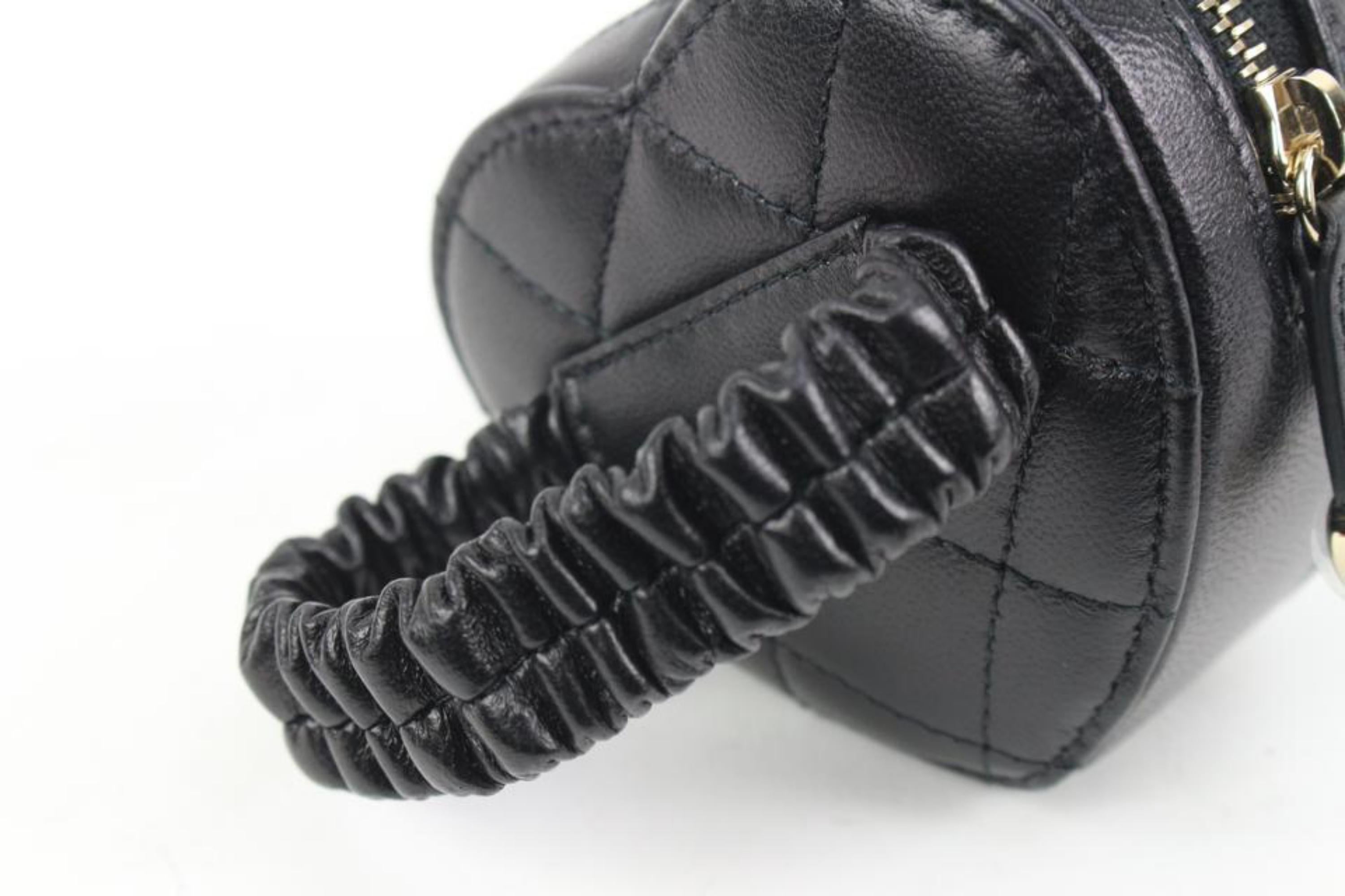 Chanel Black Quilted CC in Love Zipped Coin Heart  Purse Arm Pouch 72ck317s 3