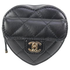 Chanel Portefeuille noir matelassé CC in Love à fermeture éclair en forme de cœur  Pochette à bras de sac à main 72ck317s