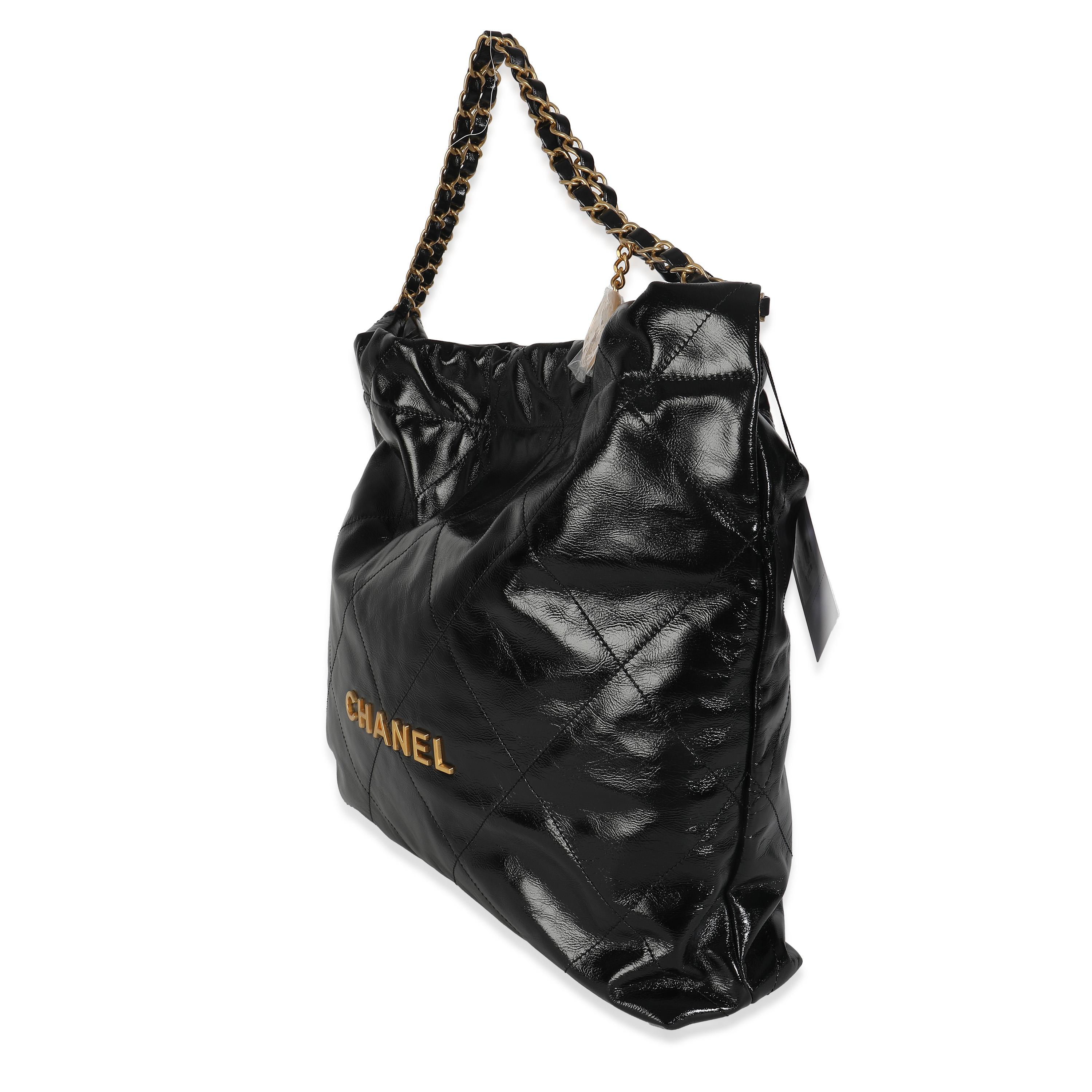 Chanel Noir Matelassé Chanel 22 Hobo Unisexe en vente