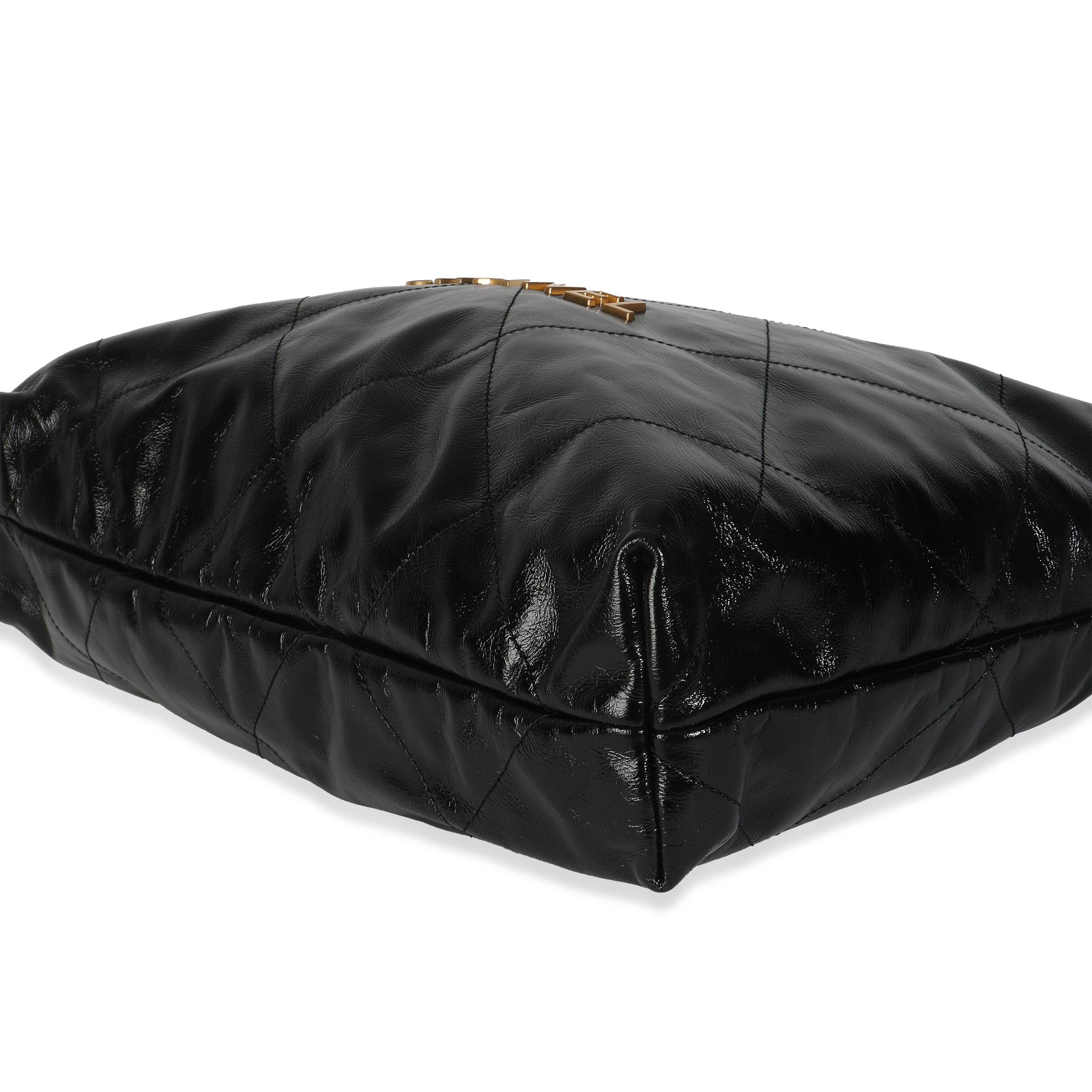 Chanel Noir Matelassé Chanel 22 Hobo en vente 1