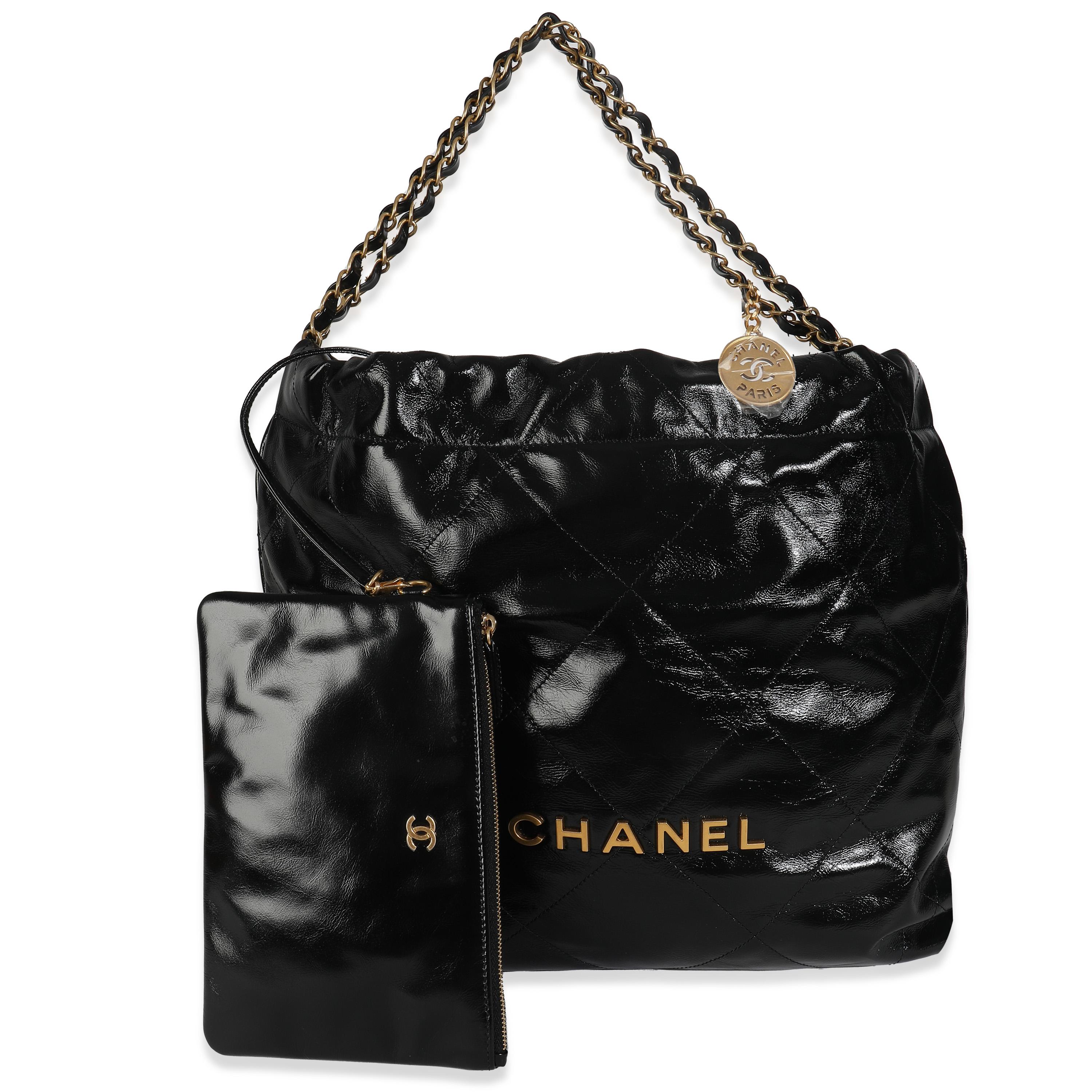 Chanel Noir Matelassé Chanel 22 Hobo en vente 2