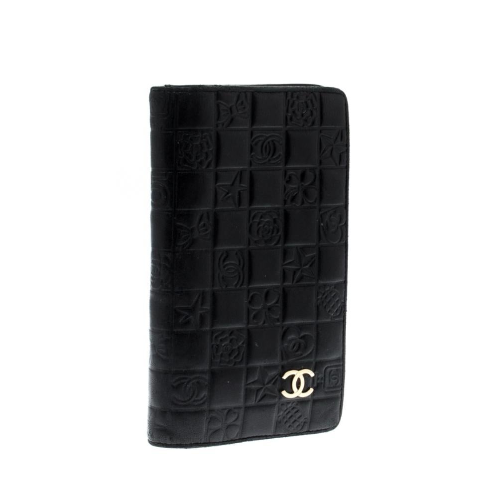 Chanel Black Quilted Charm Icon Leather CC Bifold Wallet In Fair Condition In Dubai, Al Qouz 2