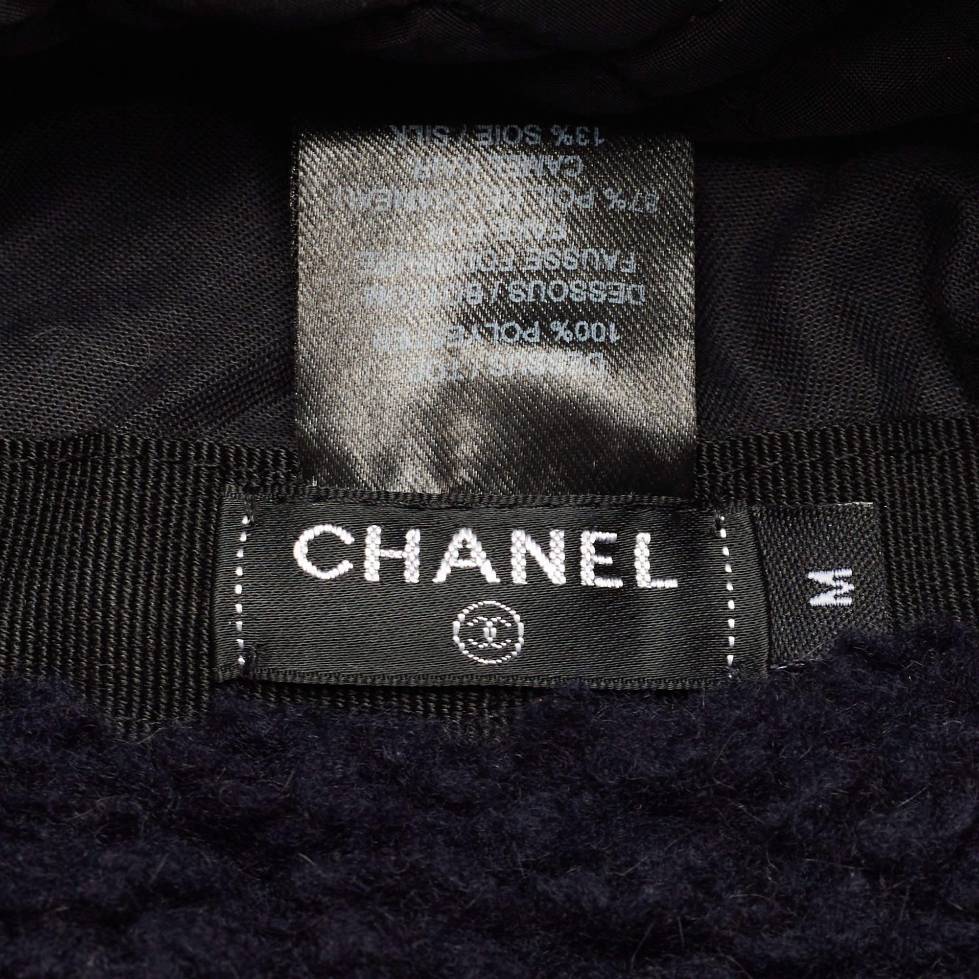 Chapeau de trappeur Coco Neige matelassé noir Chanel, taille M Pour femmes en vente