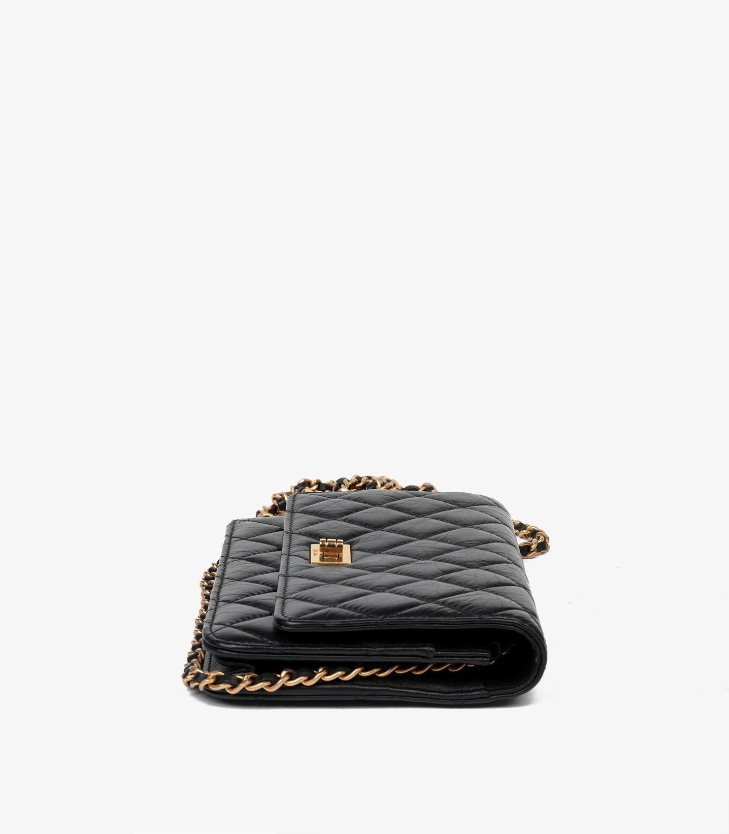 Chanel Black Quilted Crinkled Calfskin Leather 2.55 Reissue Wallet-on-Chain In Excellent Condition In Bishop's Stortford, Hertfordshire