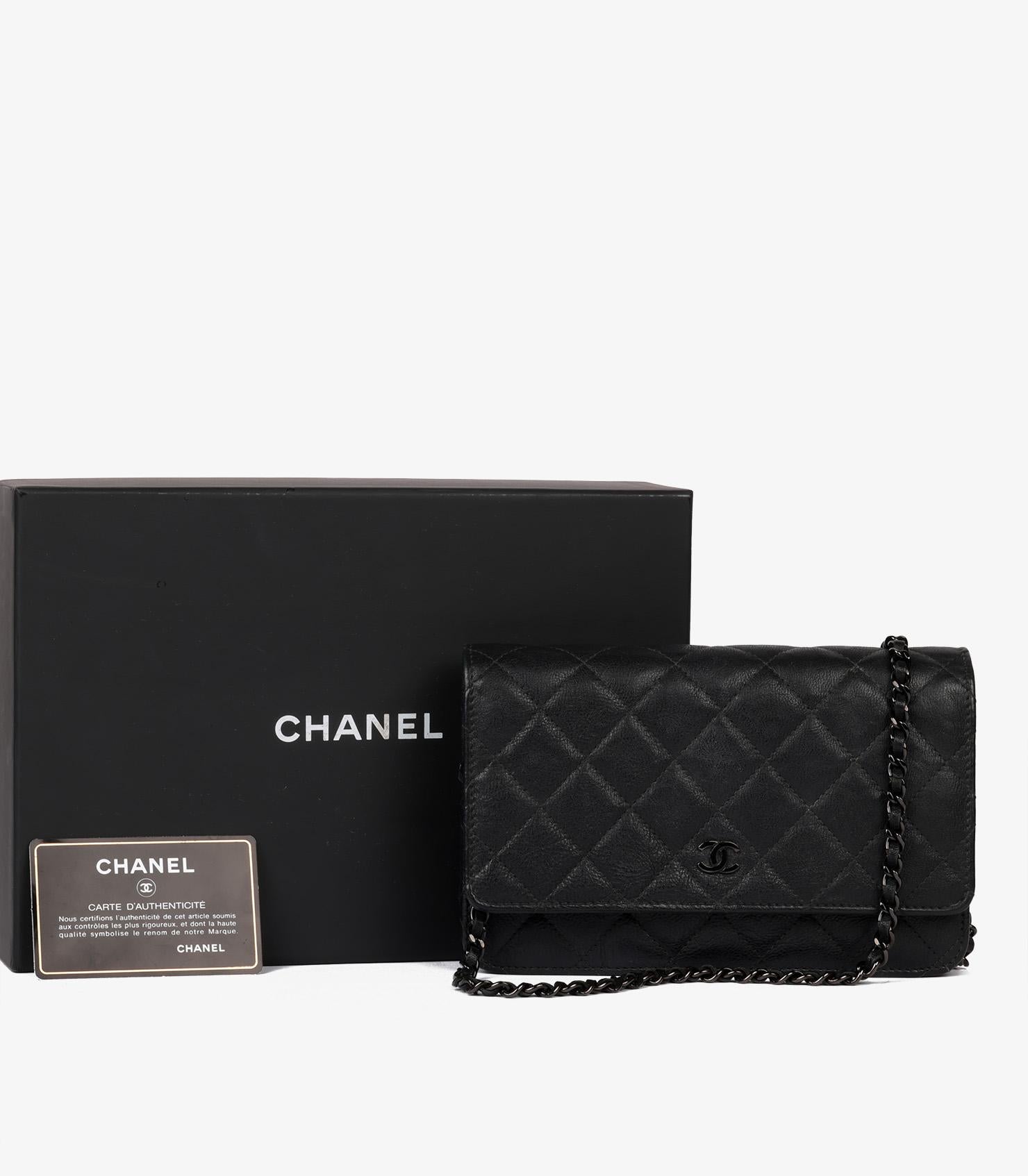 Chanel Black Quilted Crumpled Calfskin Leather SO Black Wallet-On-Chain WOC en vente 7