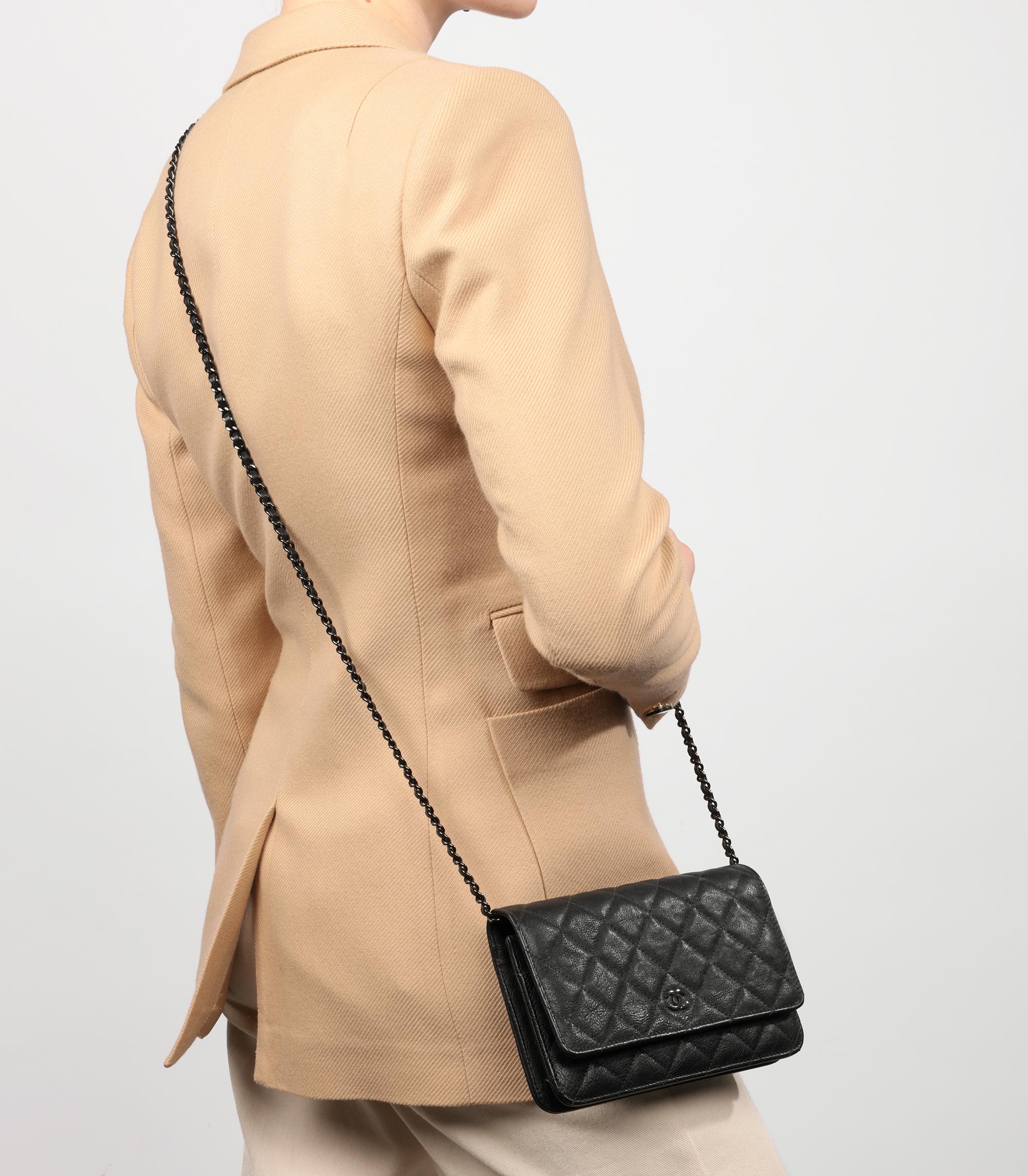 Chanel Black Quilted Crumpled Calfskin Leather SO Black Wallet-On-Chain WOC

Marque : Chanel
Modèle- Wallet-on-Chain
Type de produit- Croisé, Epaule
Numéro de série - 24******
NO AGE - Circa 2017
Accompagné de : Boîte Chanel, Carte