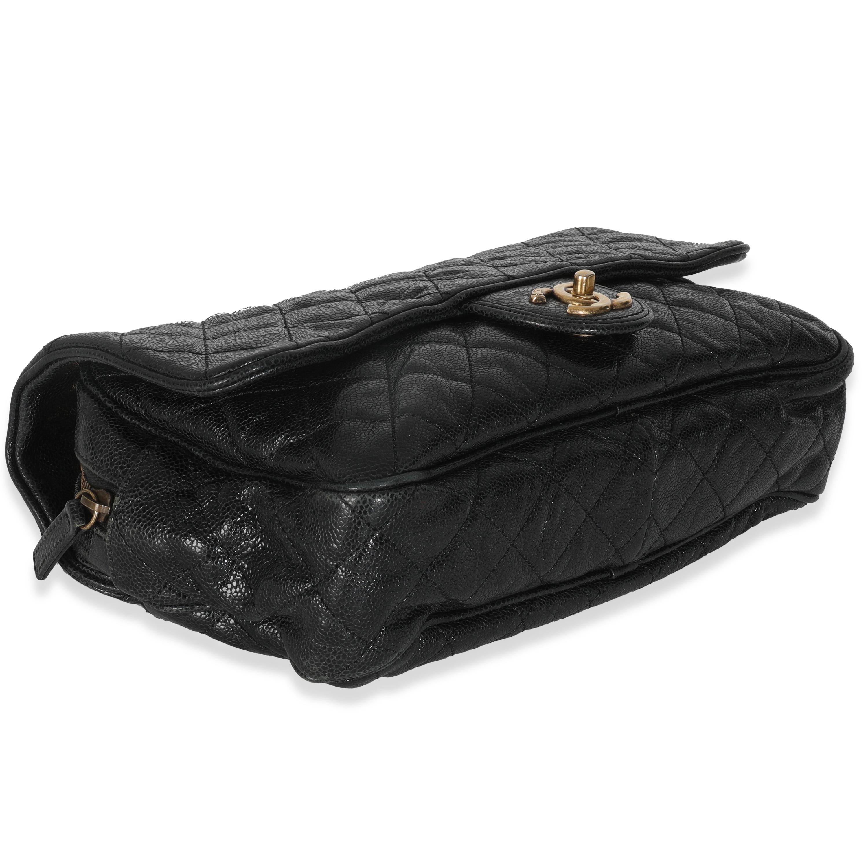 da uomo o donna Chanel borsa nera trapuntata con patta in Caviale Distressed Shiva in vendita