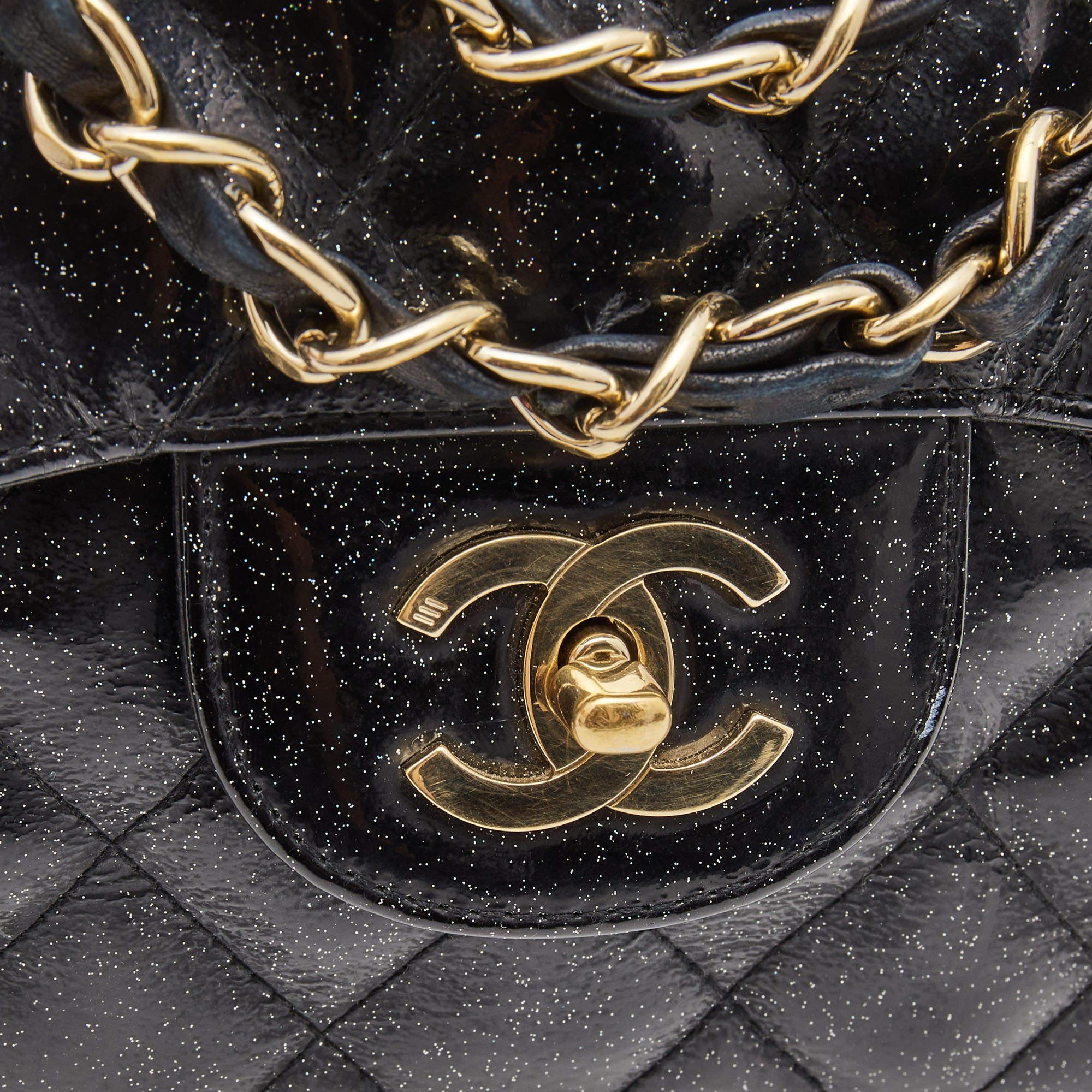 Chanel Black Quilted Glitter Patent Leather Jumbo Classic Single Flap Bag For Sale 7