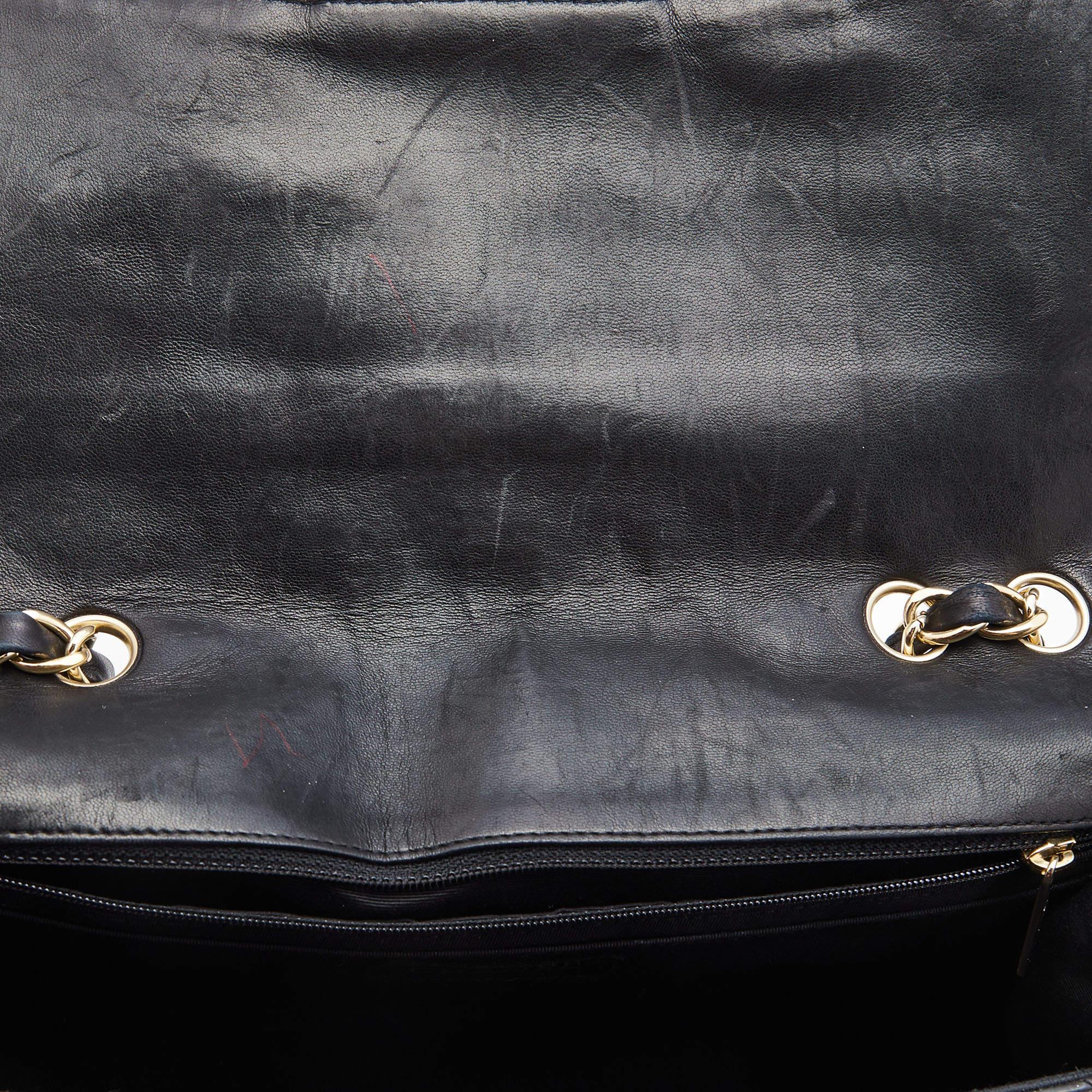 Chanel Negro Acolchado Purpurina Charol Jumbo Classic Single Flap Bag en venta 7