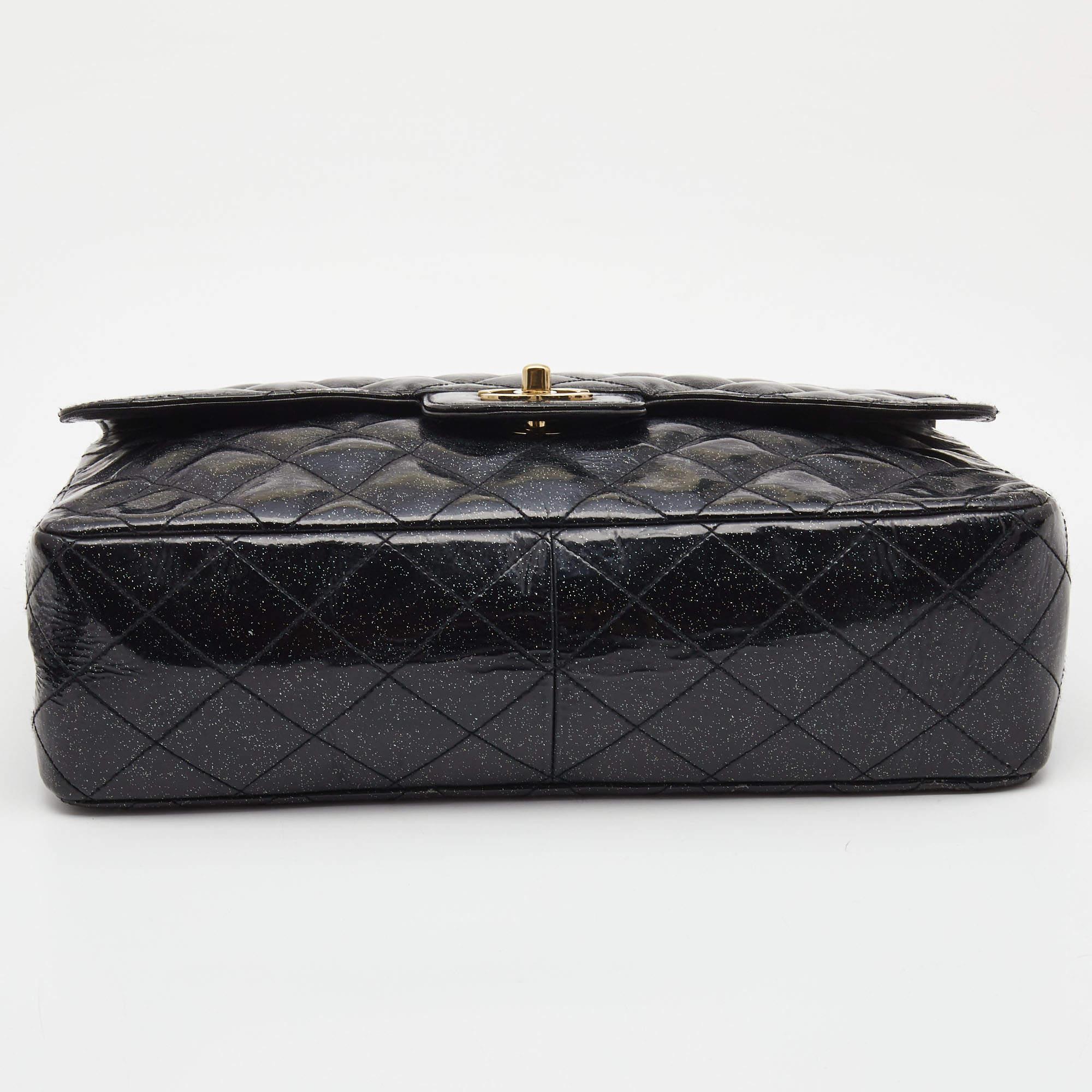 Chanel Black Quilted Glitter Patent Leather Jumbo Classic Single Flap Bag For Sale 9
