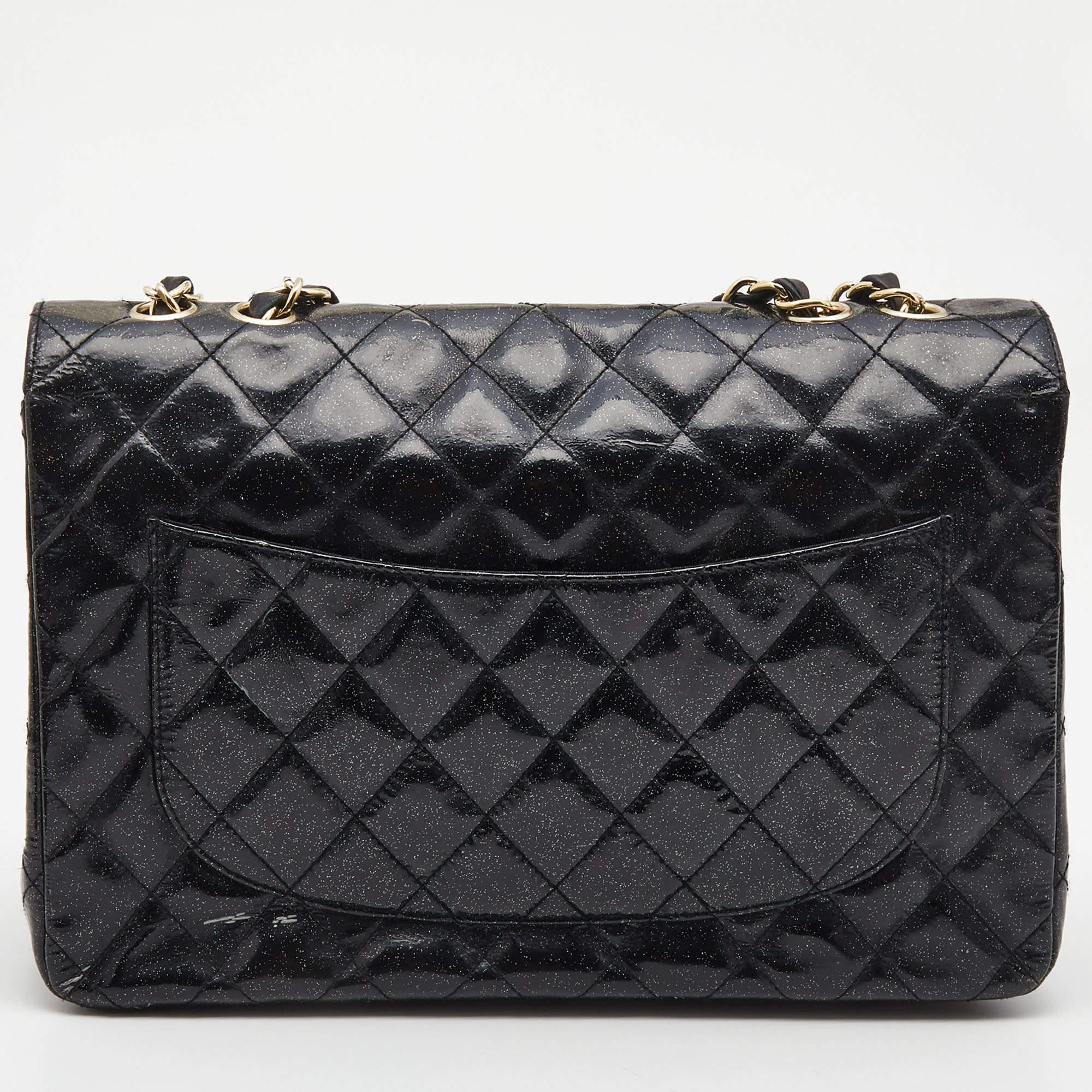 Chanel Black Quilted Glitter Patent Leather Jumbo Classic Single Flap Bag For Sale 3