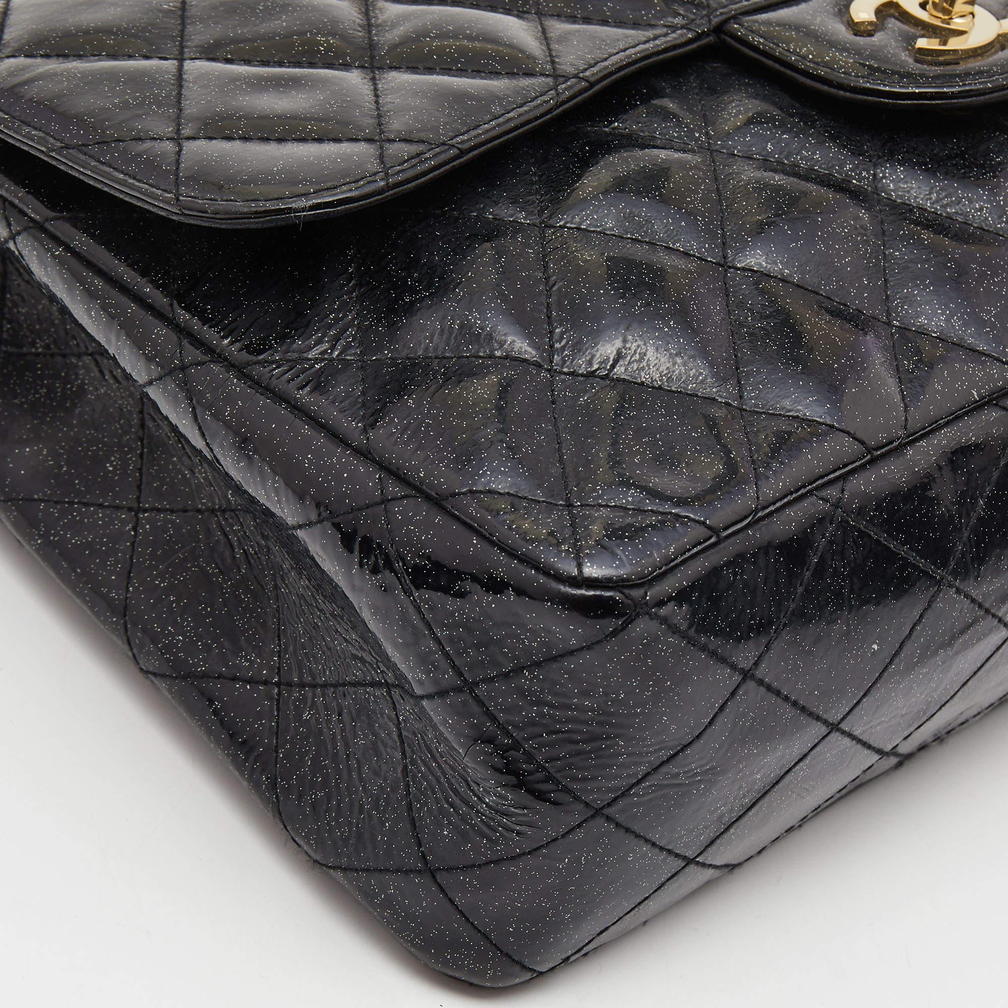 Chanel Black Quilted Glitter Patent Leather Jumbo Classic Single Flap Bag For Sale 5