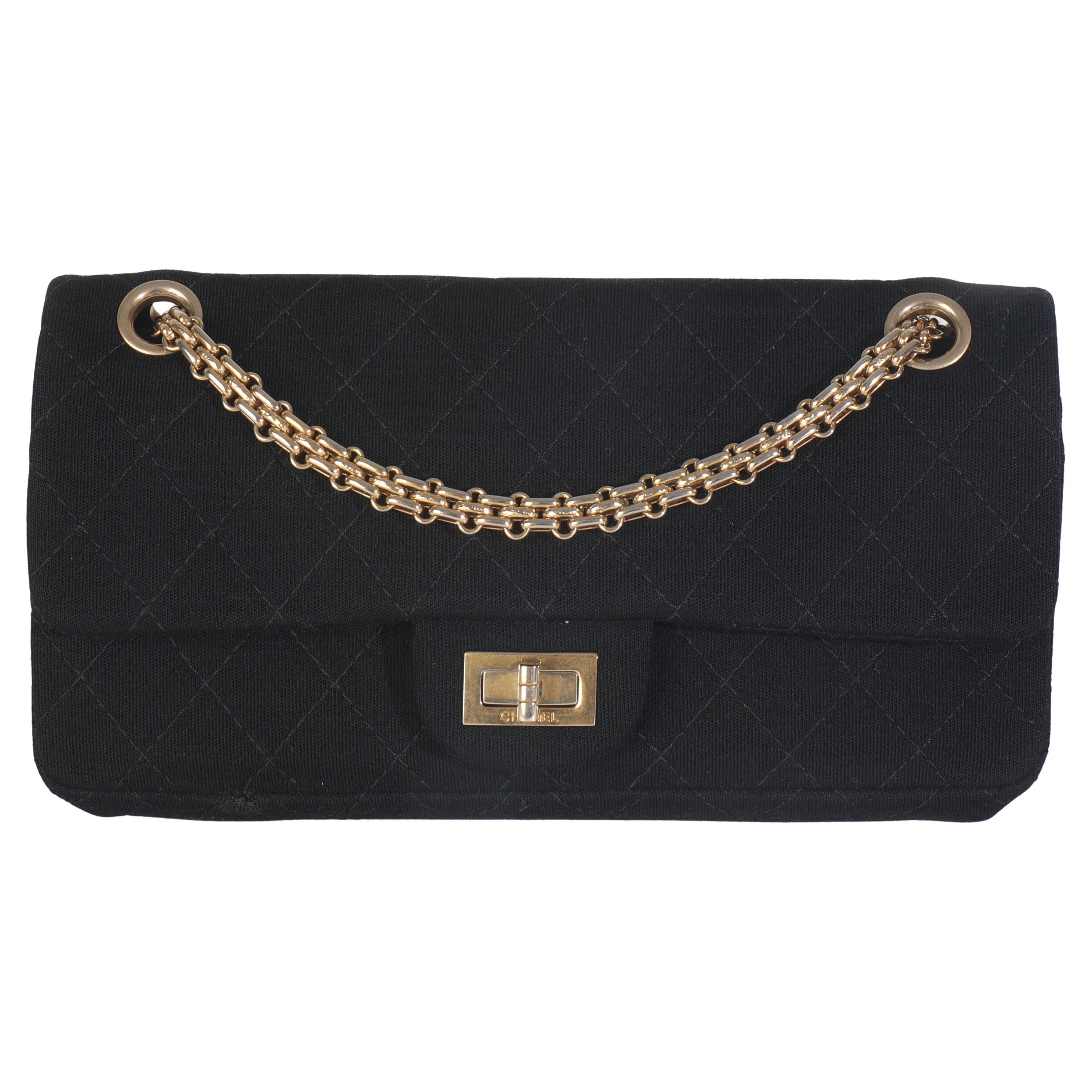 Chanel Maglia trapuntata nera East West Reissue 2,25