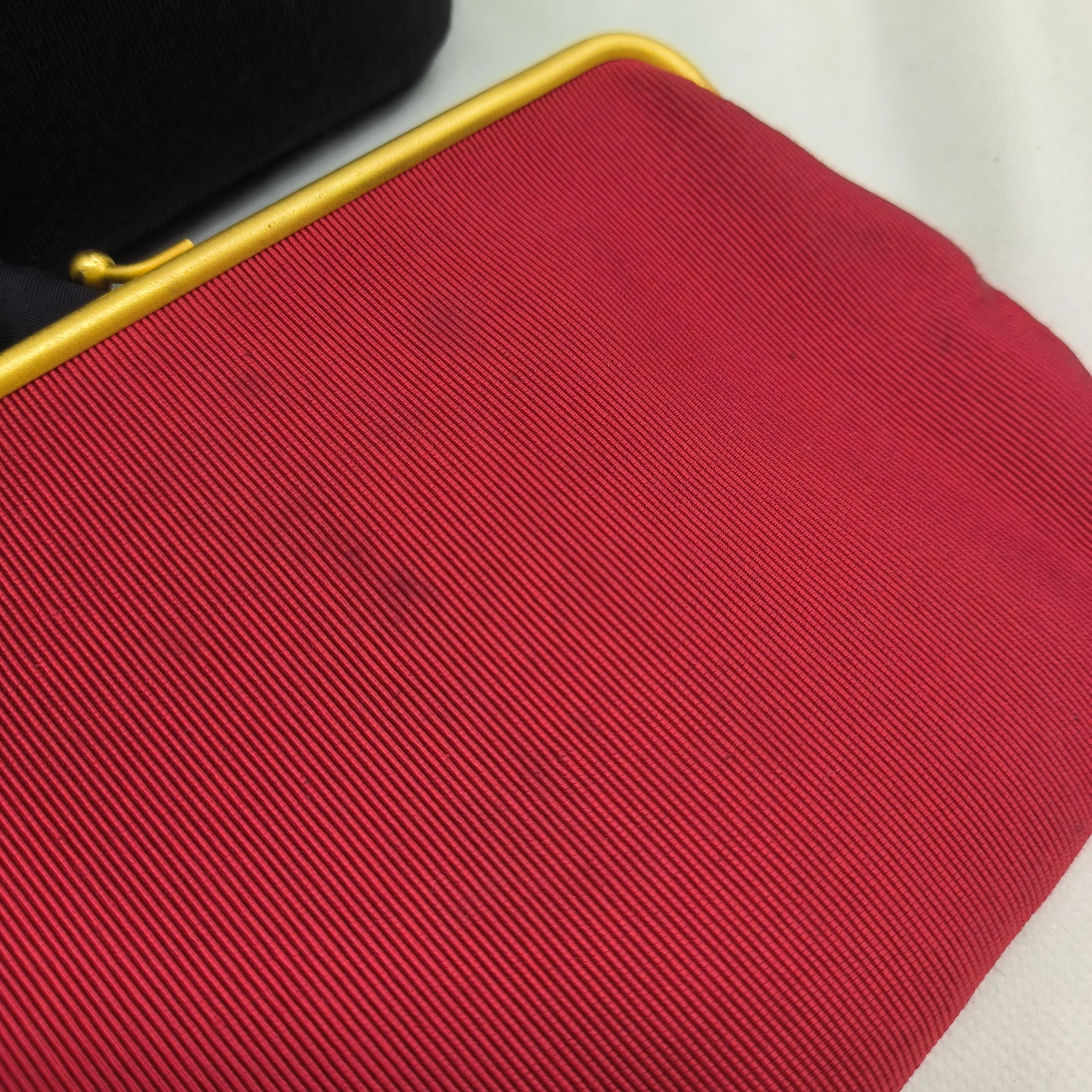 Chanel Black Quilted Jersey Reissue Frame Bag Cotton Chain Strap Red Kisslock Po en vente 12