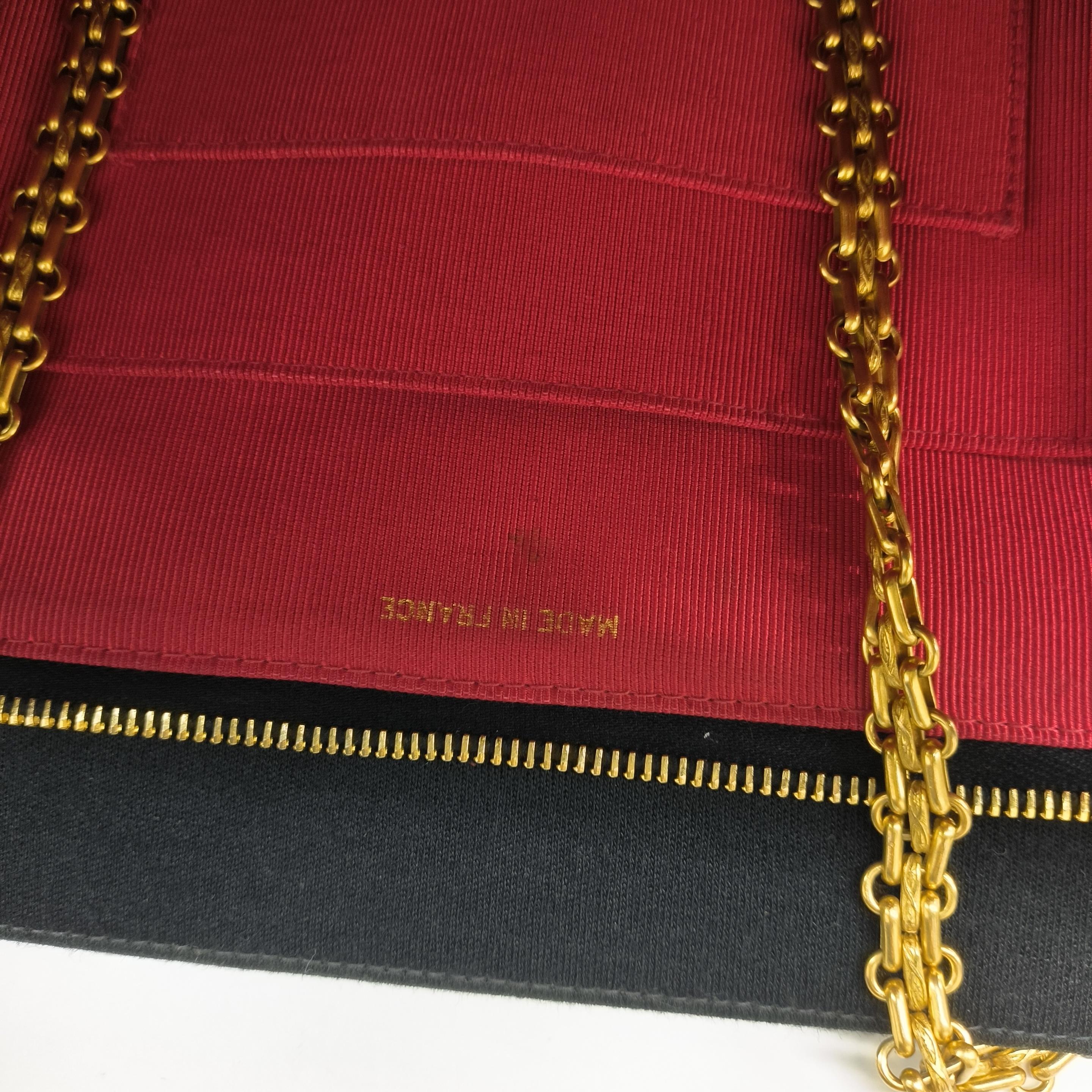 Chanel Black Quilted Jersey Reissue Frame Bag Cotton Chain Strap Red Kisslock Po en vente 13