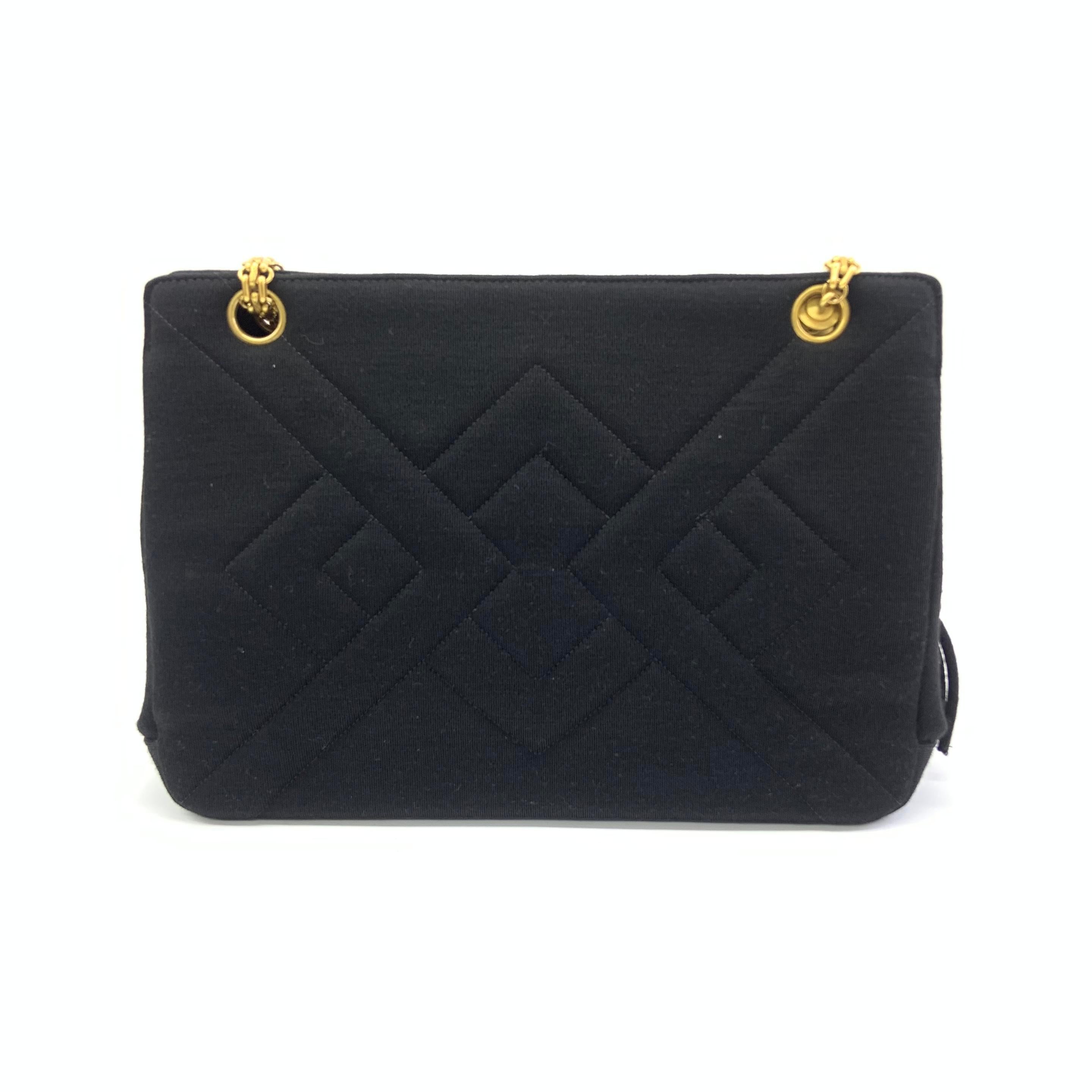 Chanel Black Quilted Jersey Reissue Frame Bag Cotton Chain Strap Red Kisslock Po Bon état - En vente à AUBERVILLIERS, FR