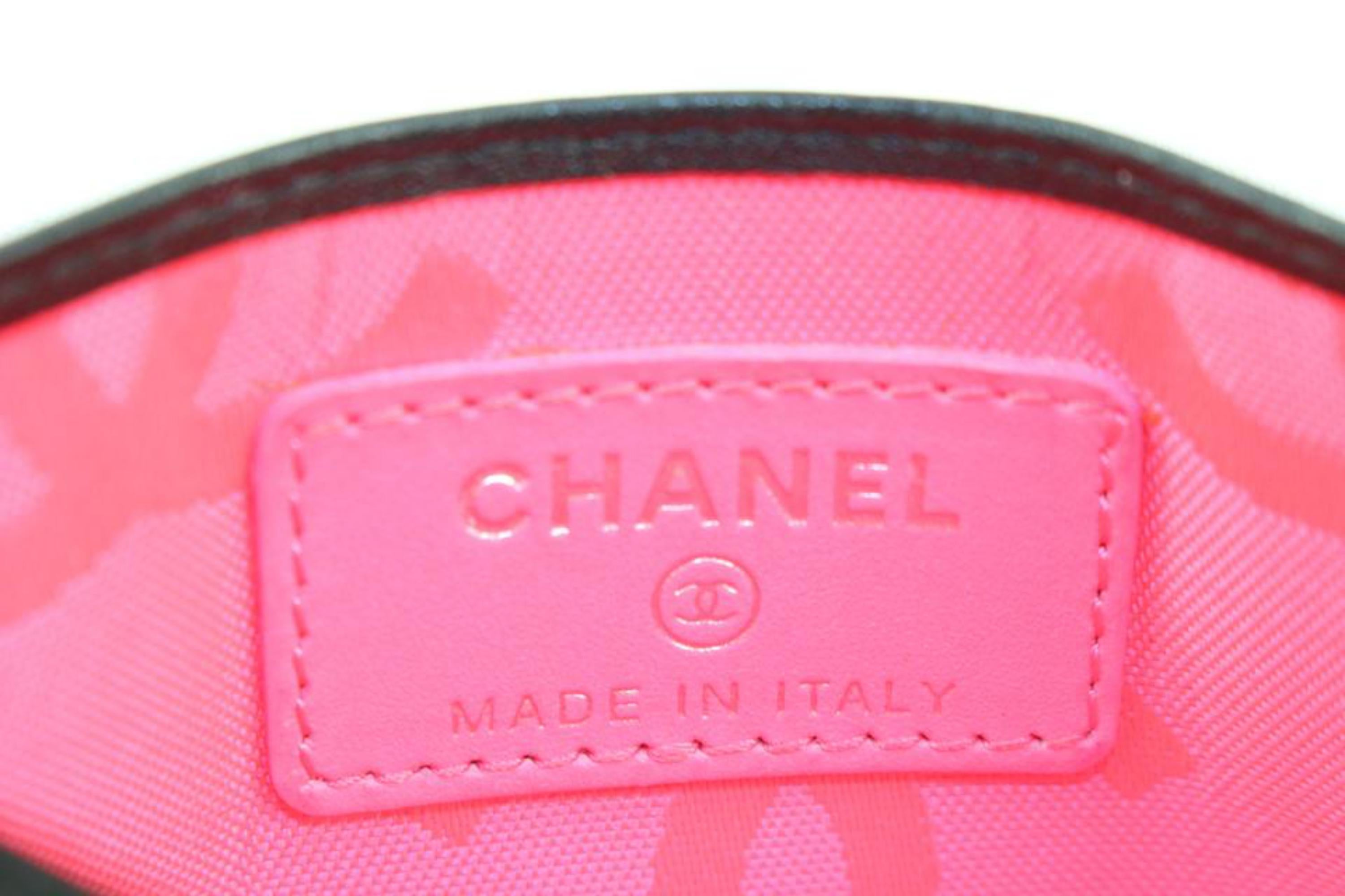 Chanel Schwarzes gestepptes Lammfell Cambon Kartenetui Wallet Etui 56ck32s im Angebot 1