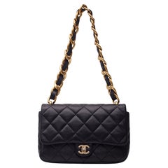 Chanel Schwarze gesteppte Lammfell CC Funky Town Klappentasche Groß