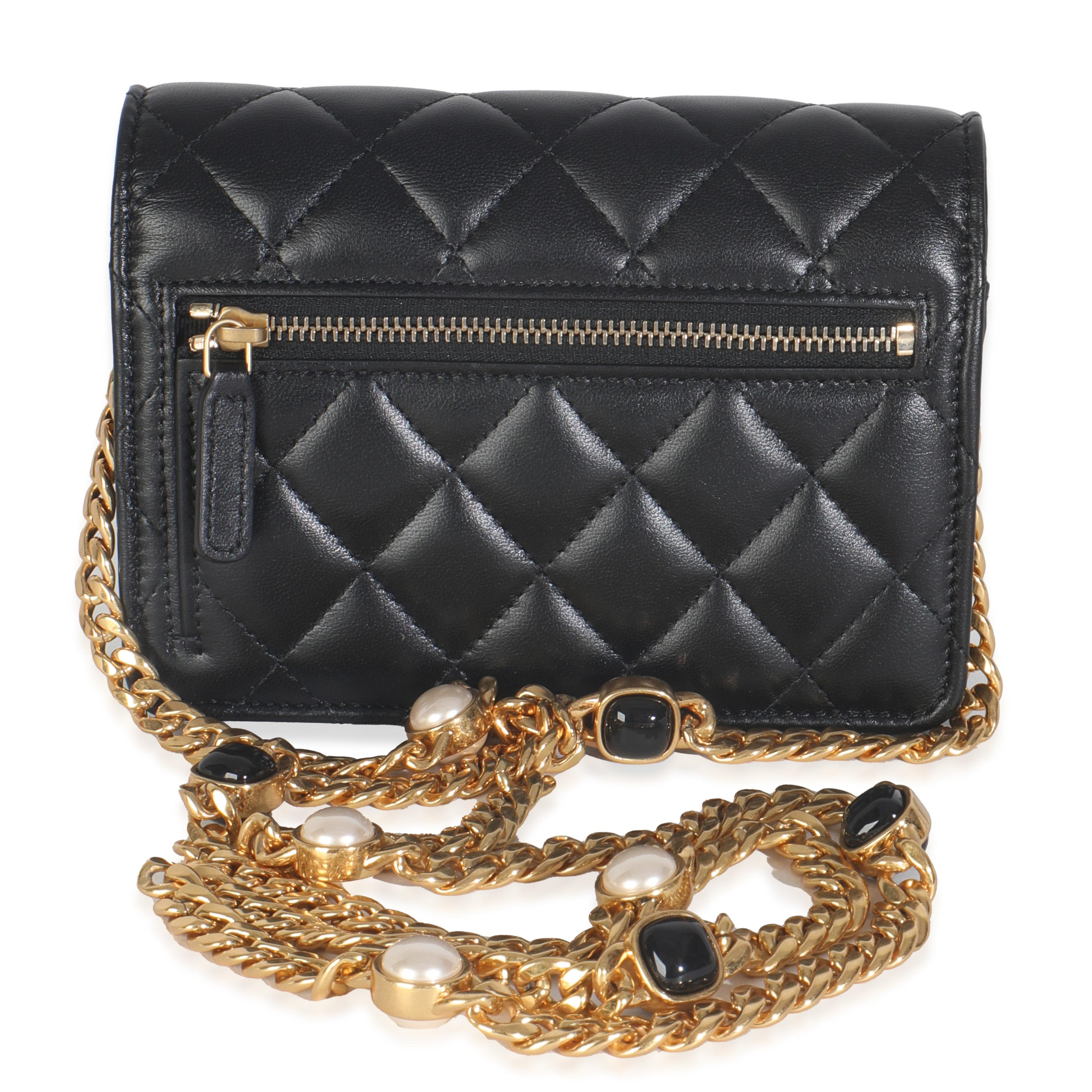 Titre du listing : Chanel Noir Agneau matelassé CC Perles émaillées Pochette sur chaîne
SKU : 148987
Condit : Usagé 
Condition du sac à main : Excellent
Commentaires sur l'état : L'article est en excellent état et présente de légers signes d'usure.