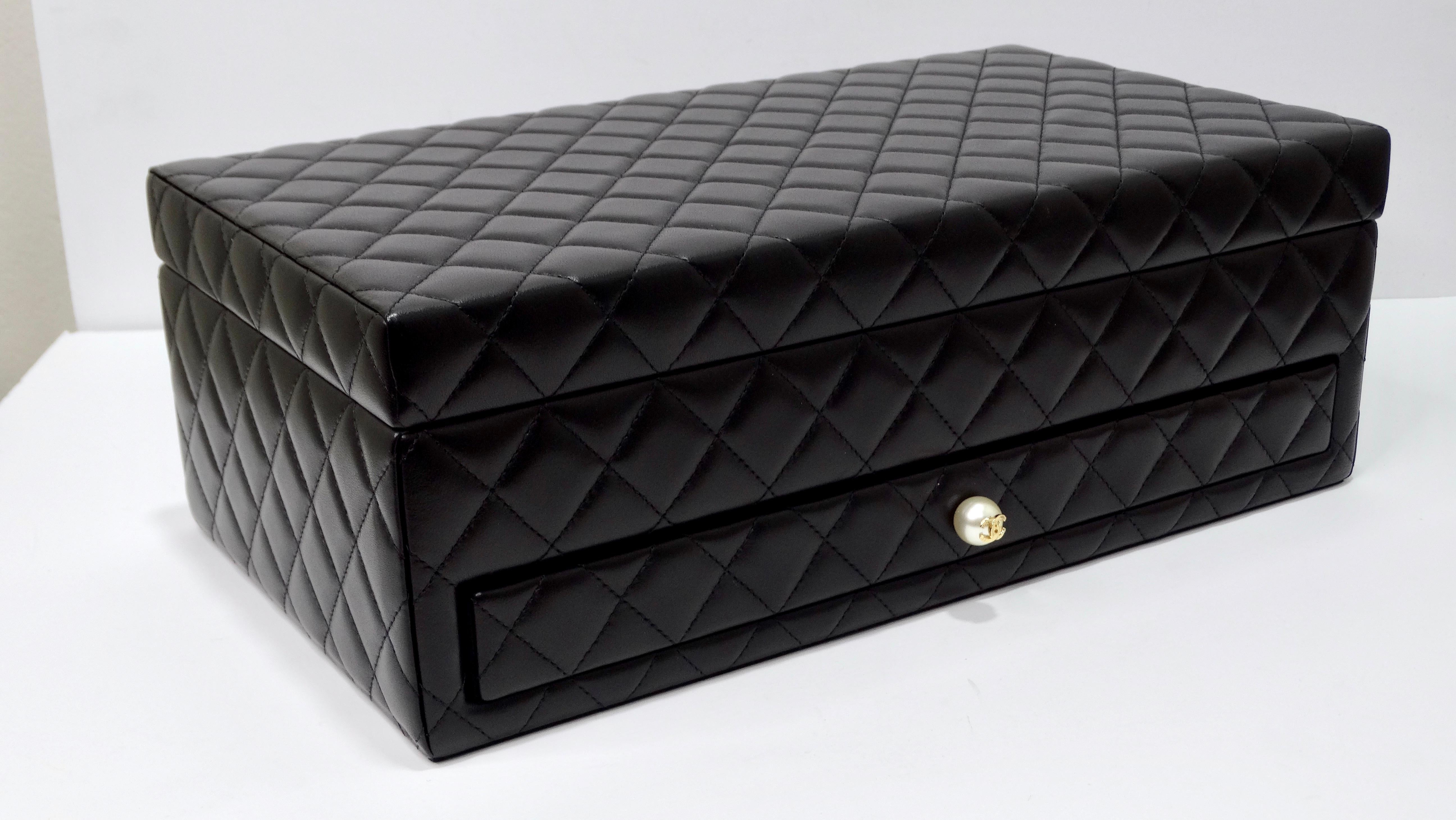 Chanel Black Quilted Lambskin CC Pearl Jewelry Box For Sale 3