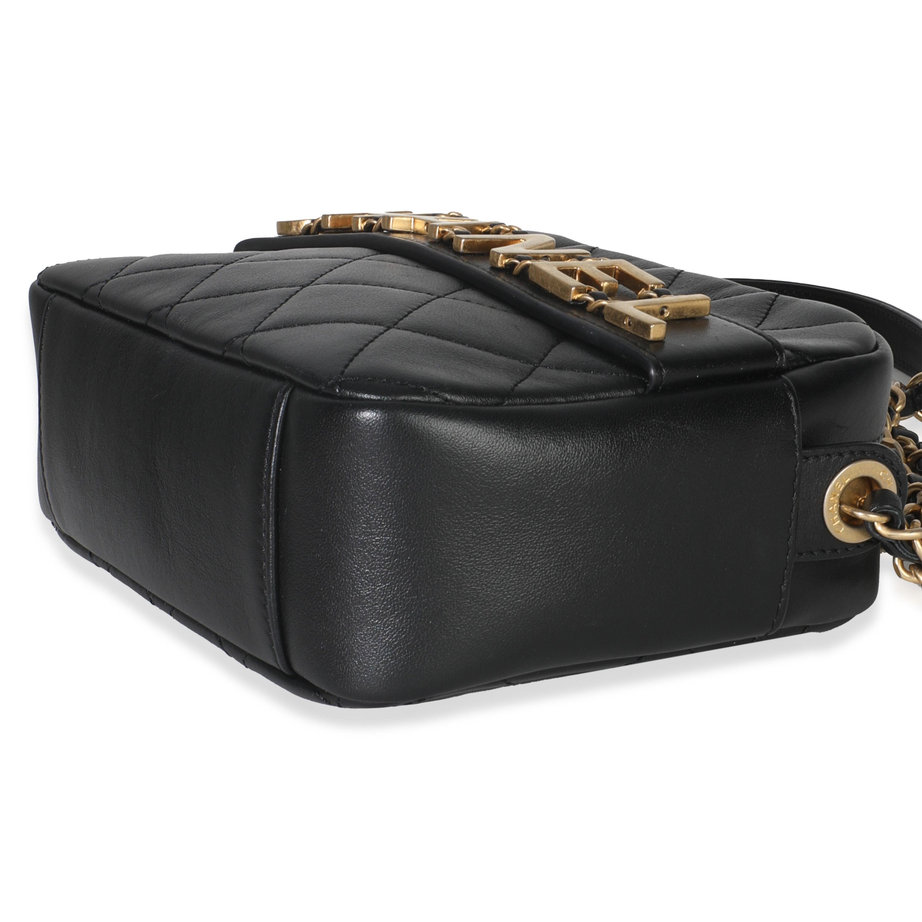 Chanel Black Quilted Lambskin Enchained Logo Chain Camera Case Pour femmes en vente