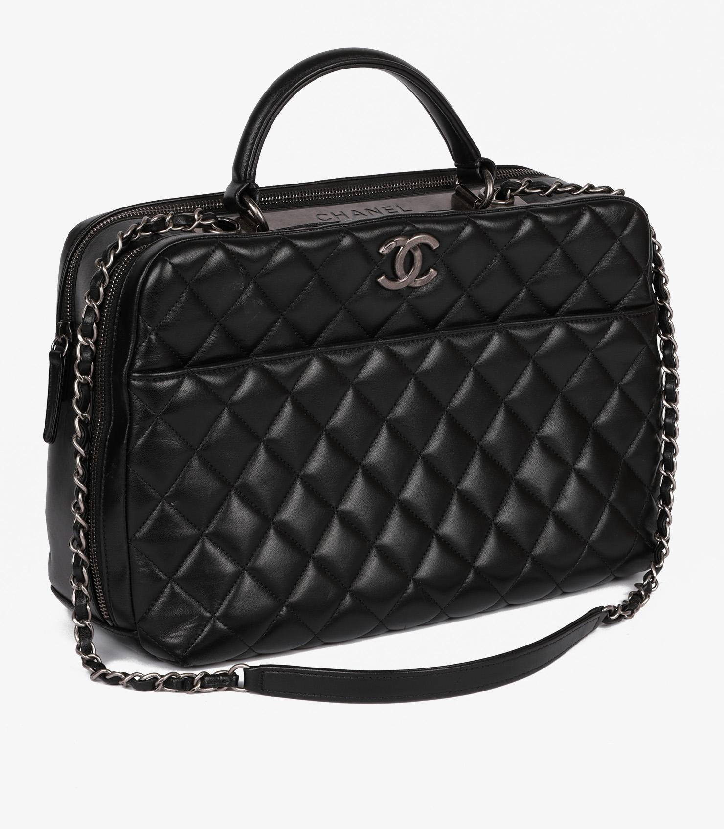 Chanel Black Quilted Lambskin Large Trendy CC Bowling Bag 

Product Details
Xupes Ref: CB1006
Brand: Chanel
Model: Large Trendy CC Bowling Bag 
Type: Top Handle, Shoulder, Crossbody 
Serial Number: 21550056
Age: 2015
Accompanied By: Chanel Box, Dust