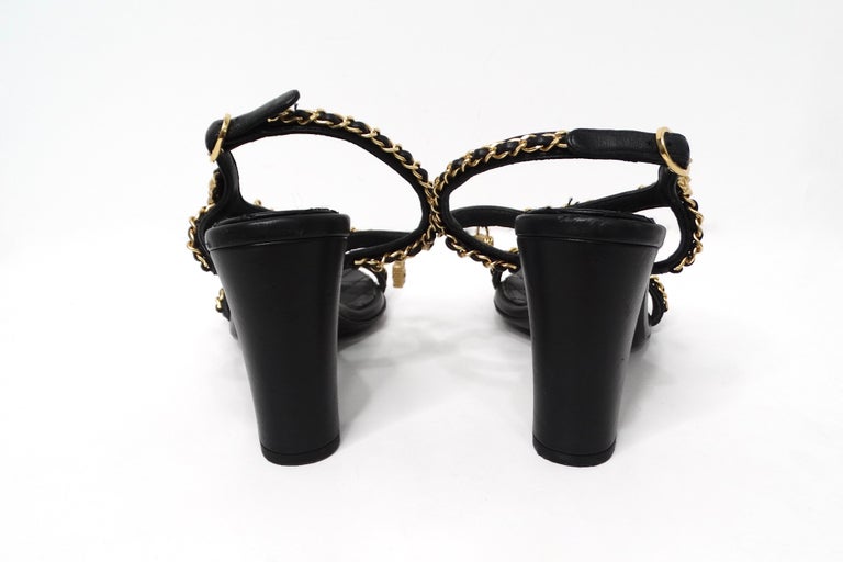 Chanel Black Quilted Lambskin Leather Chain T-Strap Charm  display picture 1