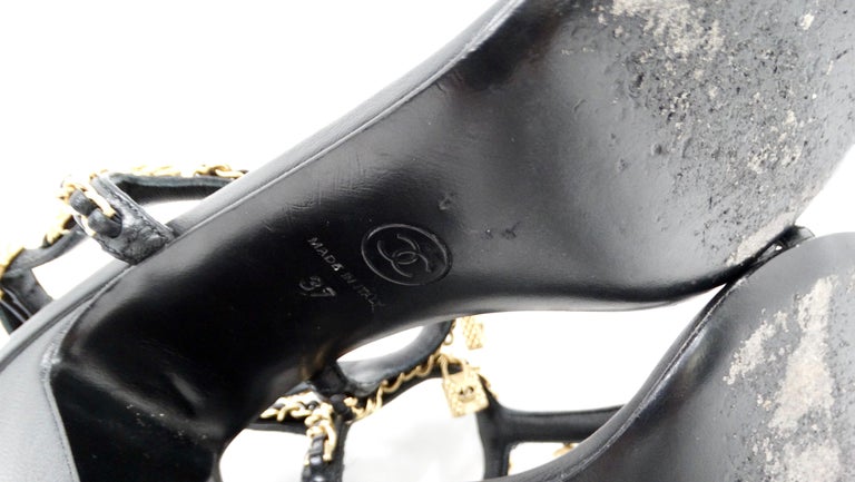 Chanel Black Quilted Lambskin Leather Chain T-Strap Charm  display picture 1