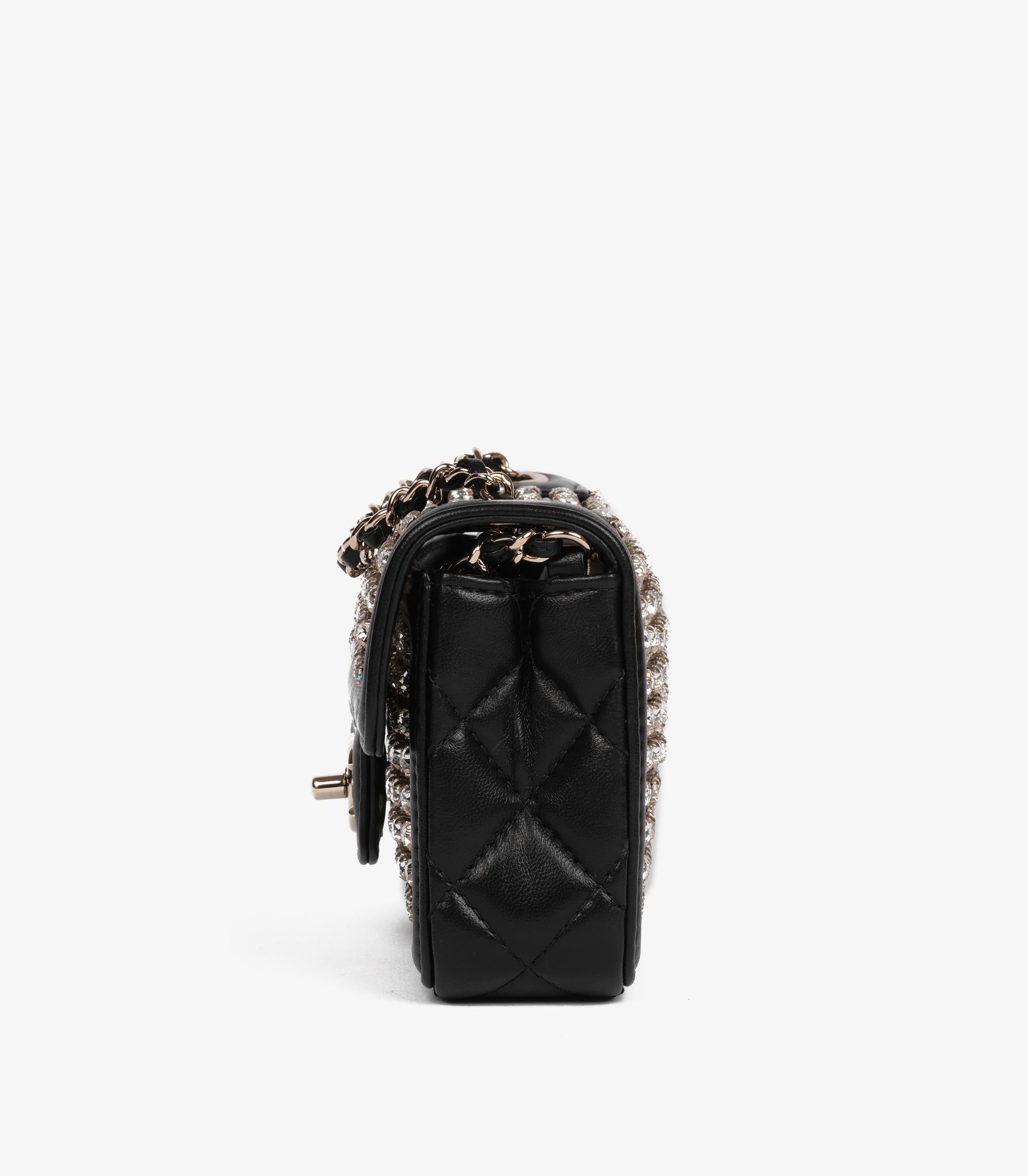 Chanel - Mini sac à rabat rectangulaire en cuir d'agneau matelassé noir, cristaux et perles en vente 1