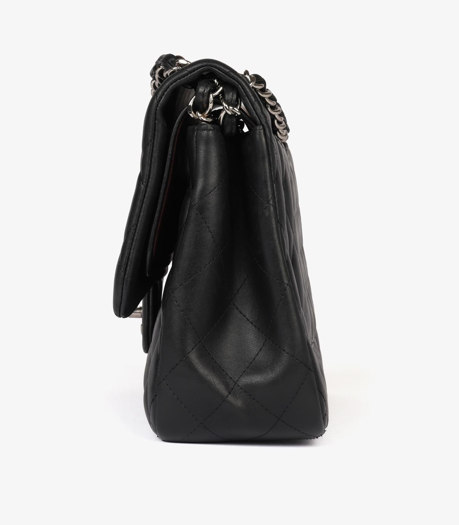 Chanel Bolso Jumbo Clásico Negro Acolchado Piel Cordero Doble Solapa en venta 2